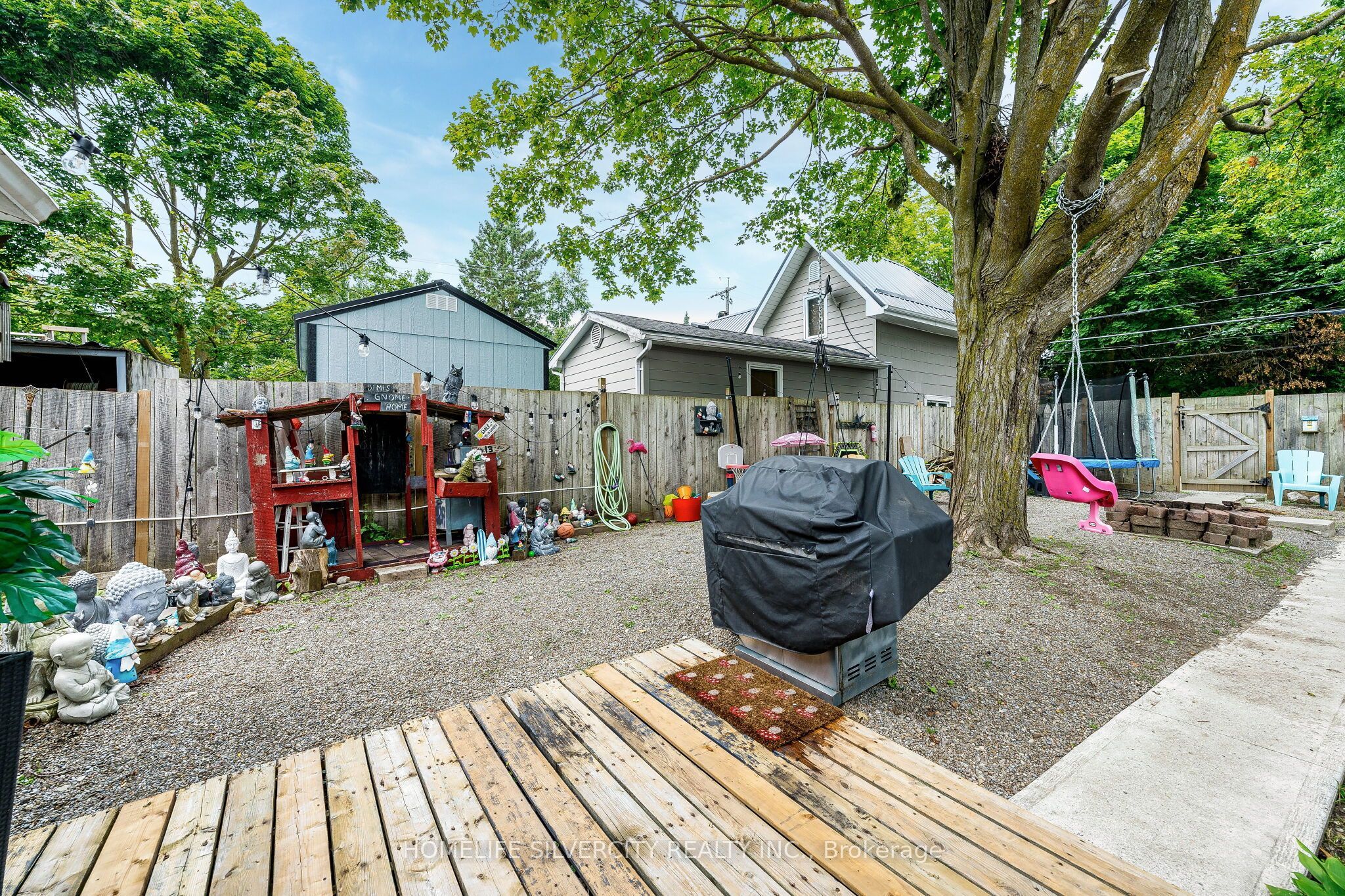 404 Andrew Street Property Photo 43