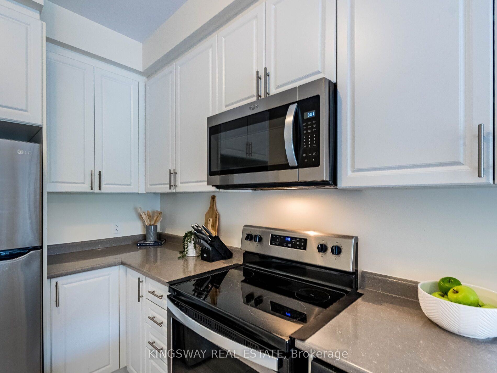 279 Skinner Road N Property Photo 7
