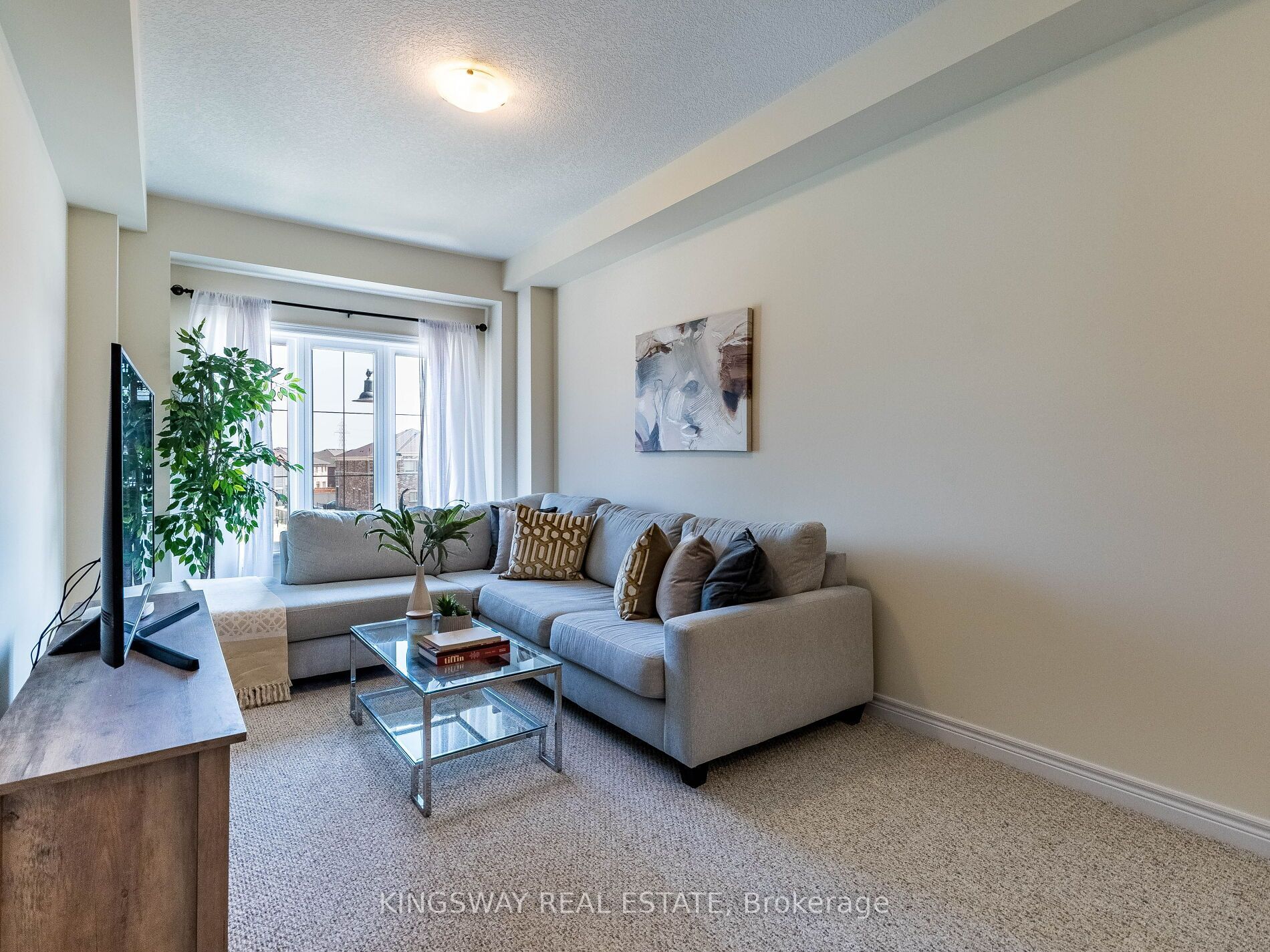 279 Skinner Road N Property Photo 10