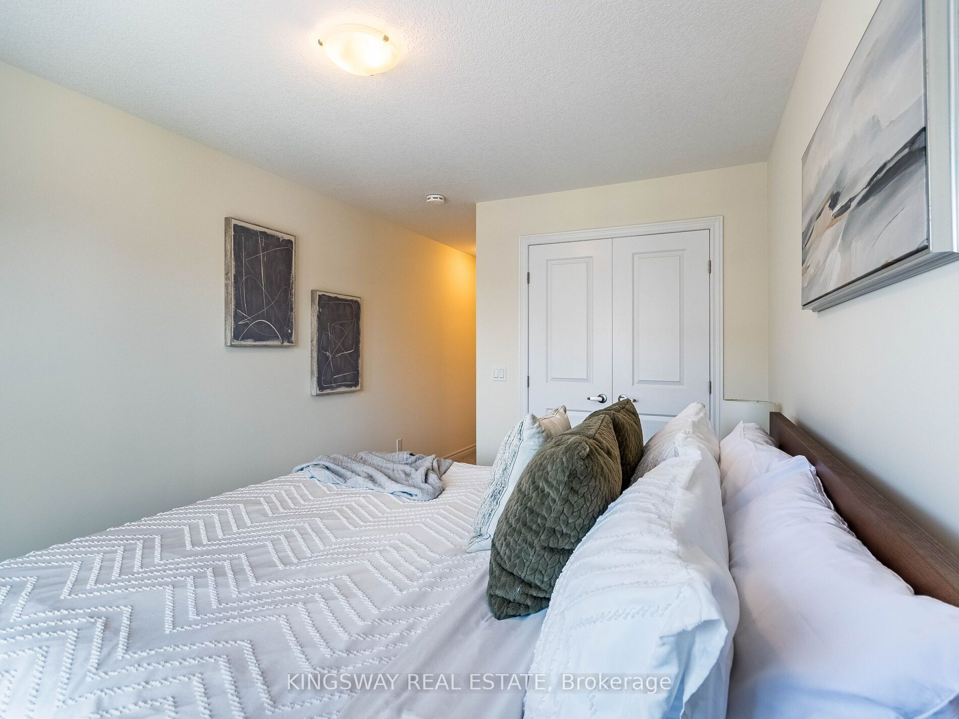 279 Skinner Road N Property Photo 14