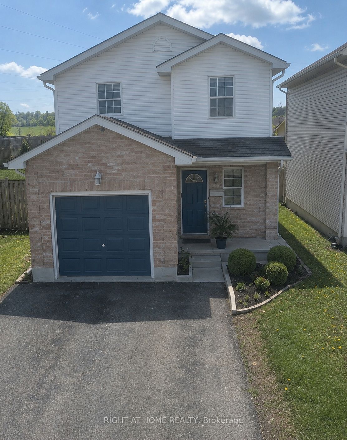 33 Phair Crescent Room 2 Property Photo 1