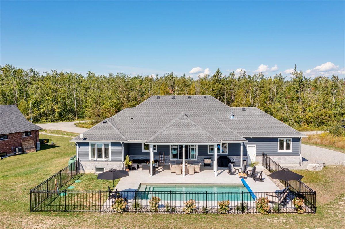 3 Nipigon Street Property Photo 44