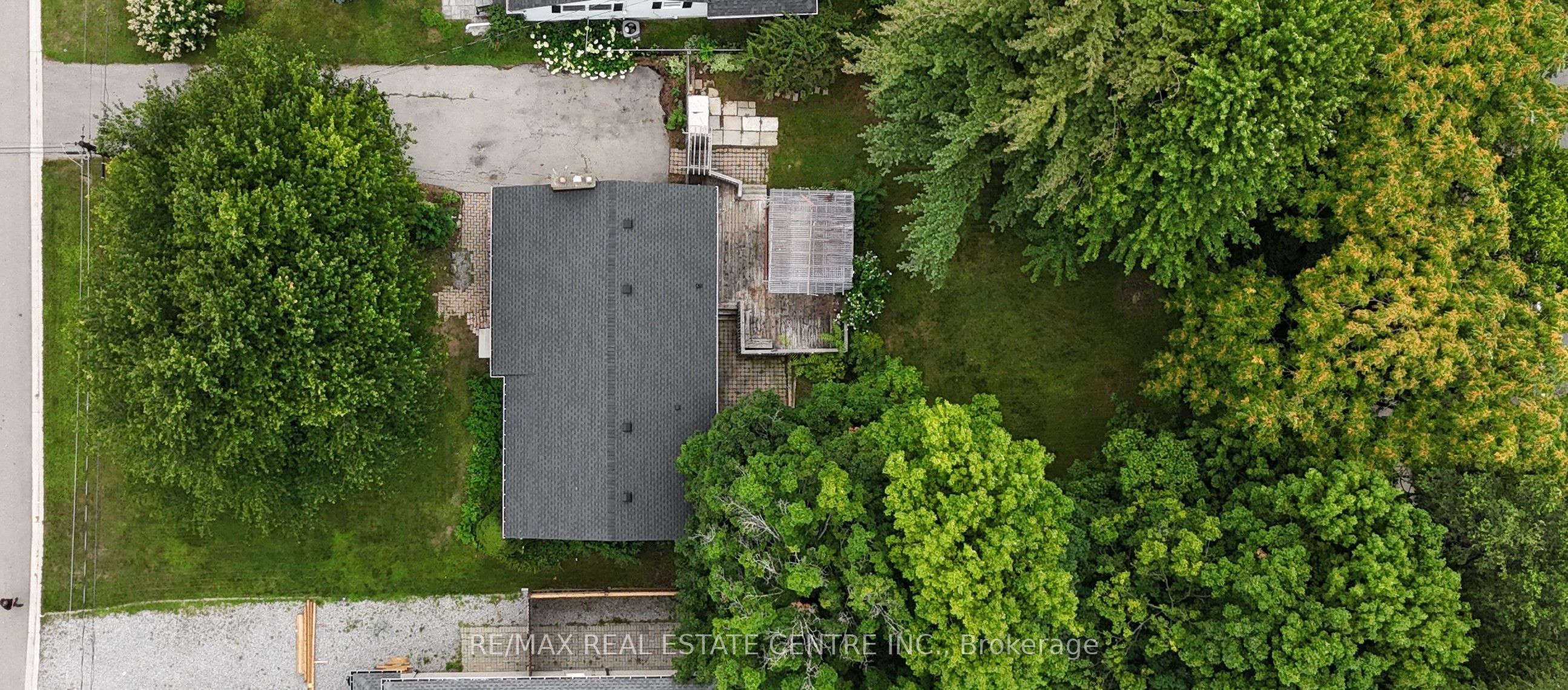15 Miller Drive Property Photo 2