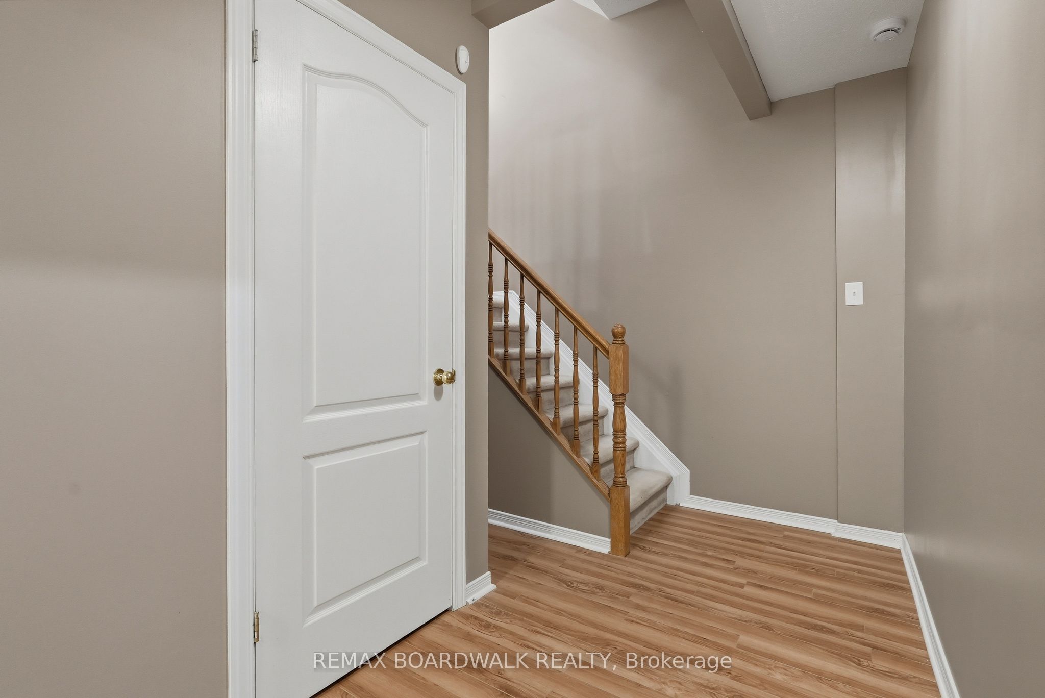 5981 Pineglade Crescent Property Photo 26