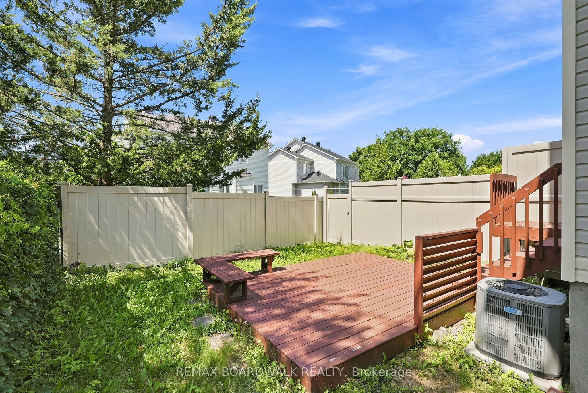 5981 Pineglade Crescent Property Photo 32
