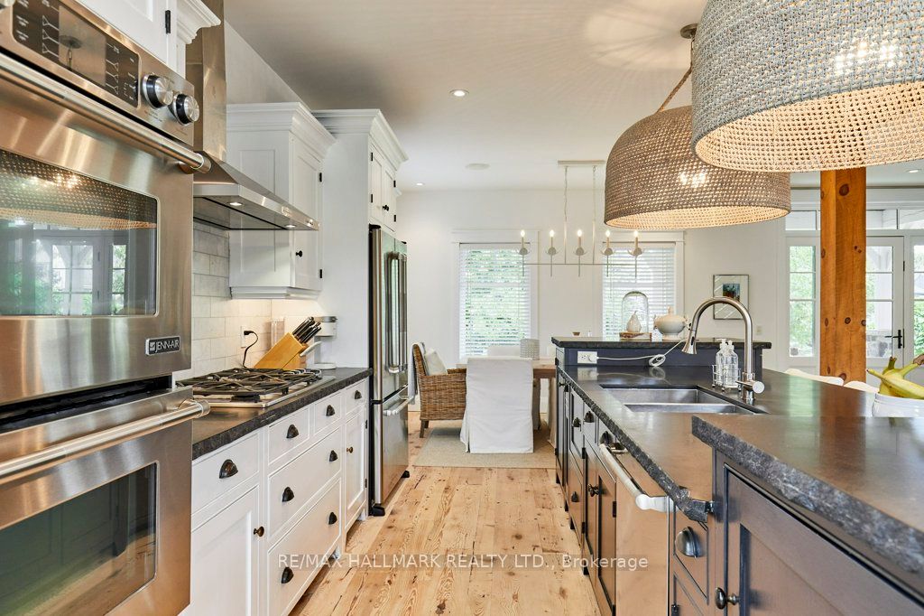136 Snowbridge Way Property Photo 14