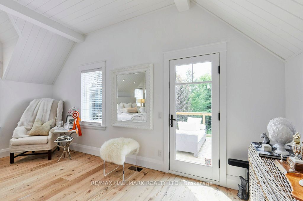 136 Snowbridge Way Property Photo 28