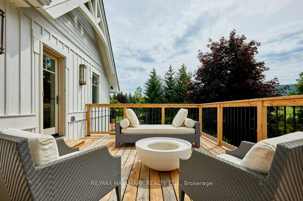 136 Snowbridge Way Property Photo 29