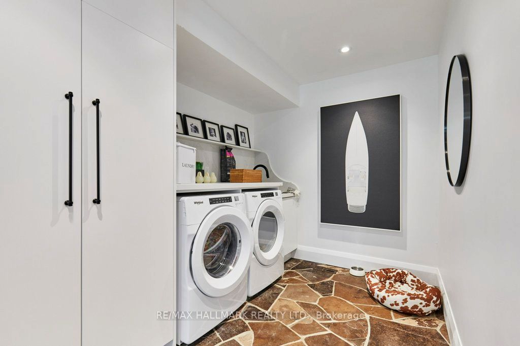 136 Snowbridge Way Property Photo 38