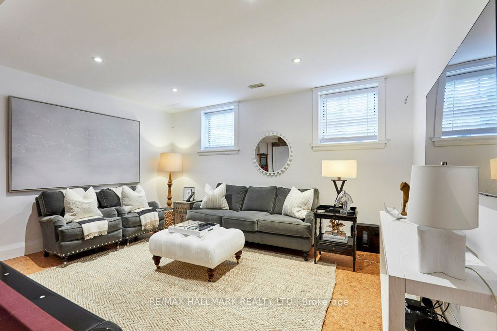 136 Snowbridge Way Property Photo 39