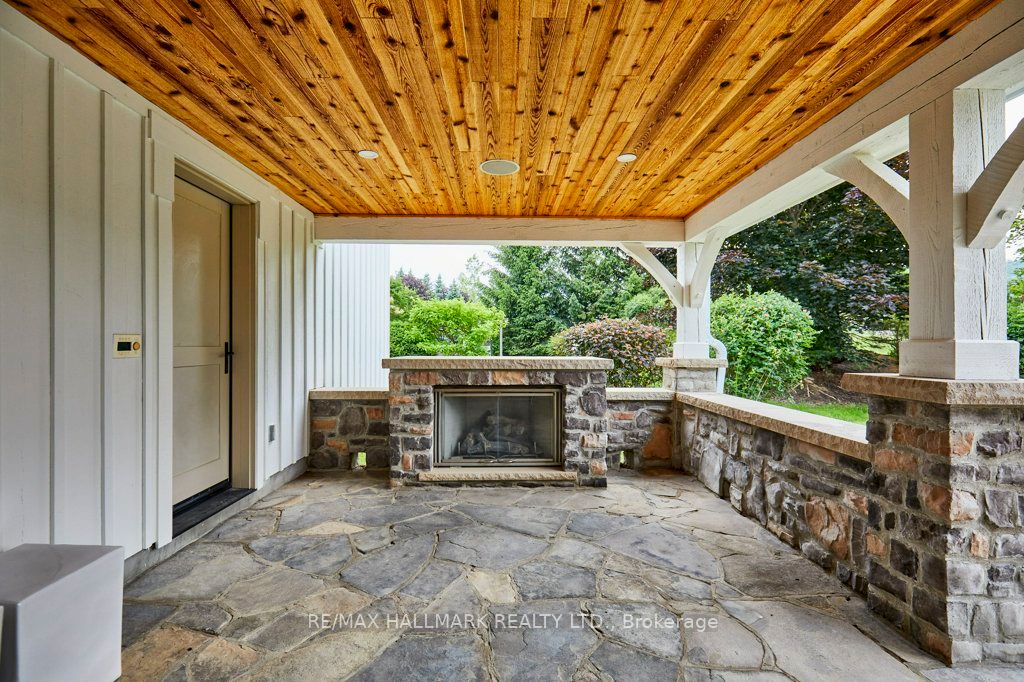136 Snowbridge Way Property Photo 42