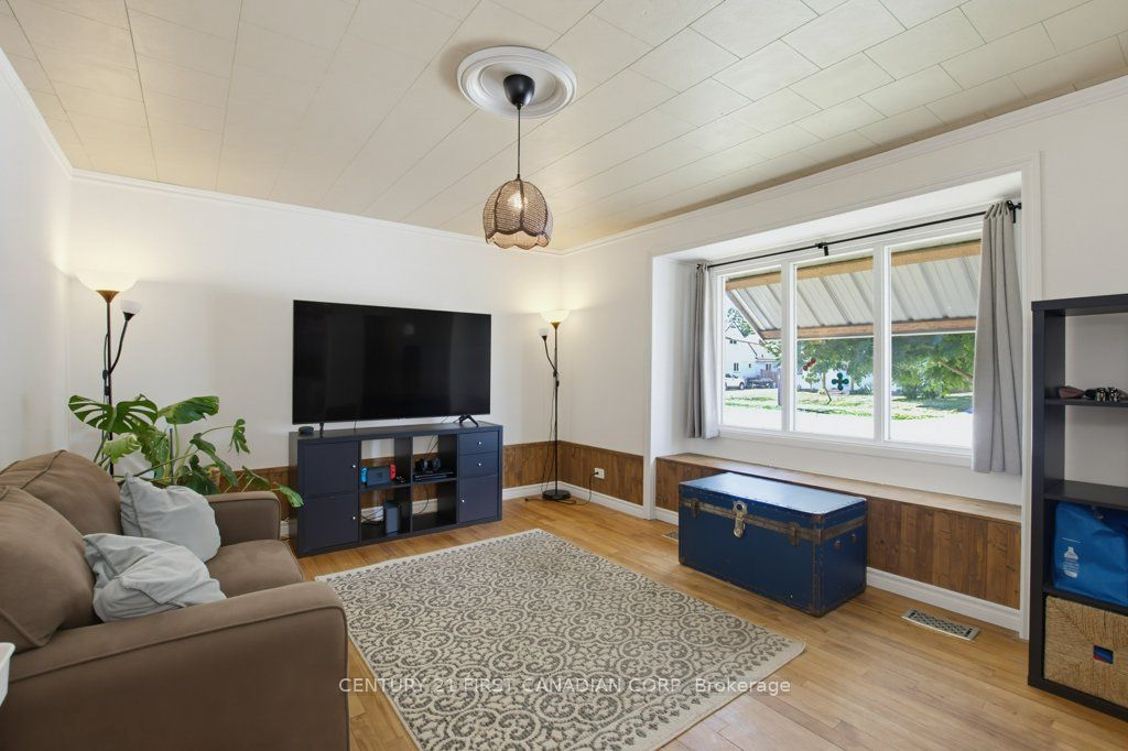 3 Parkside Drive Property Photo 8