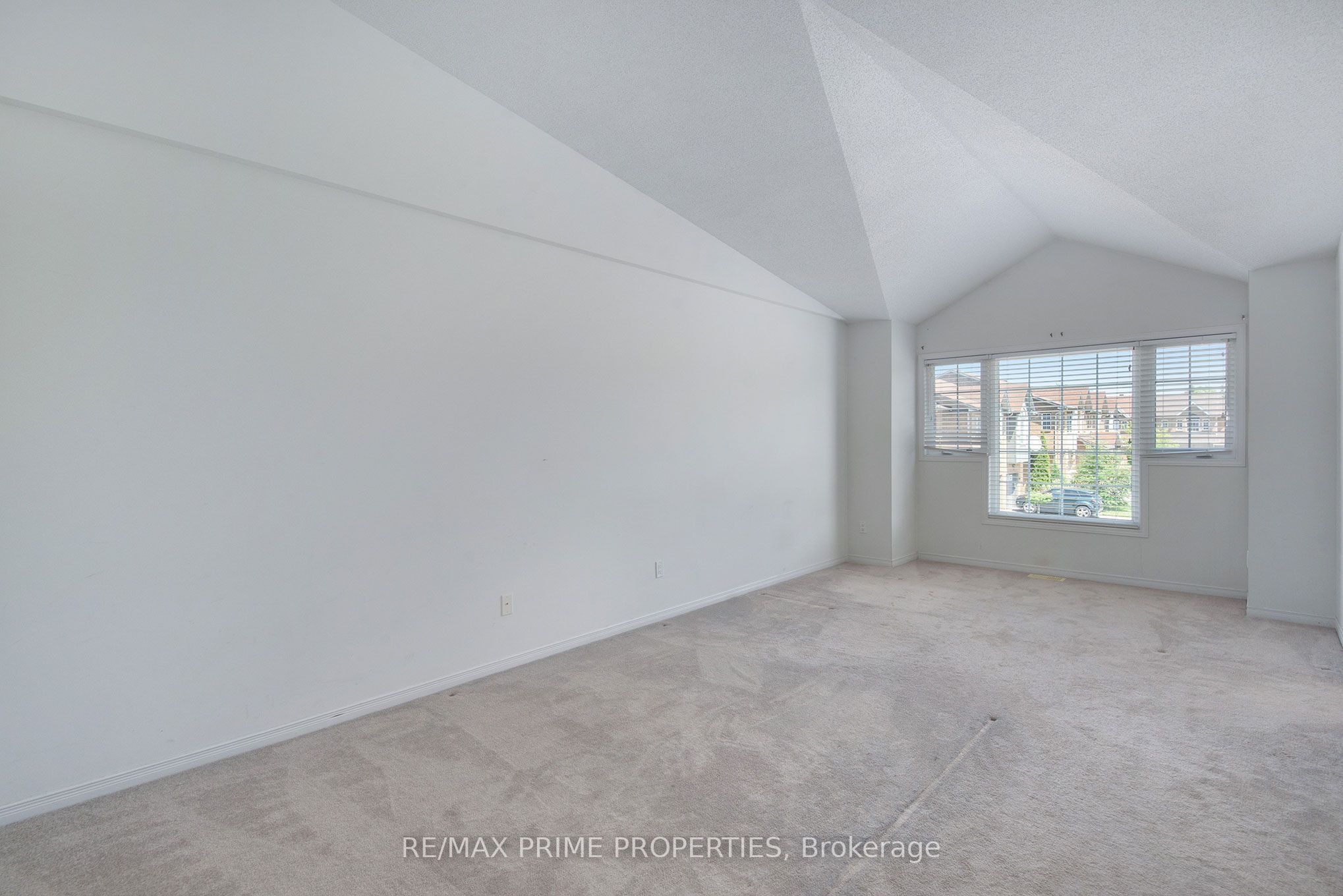 201 Freedom Private Property Photo 9
