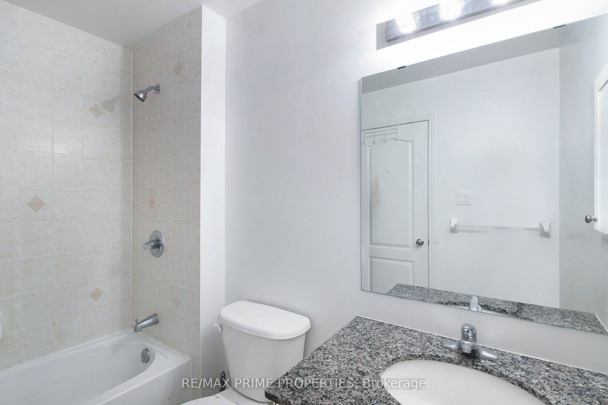201 Freedom Private Property Photo 15