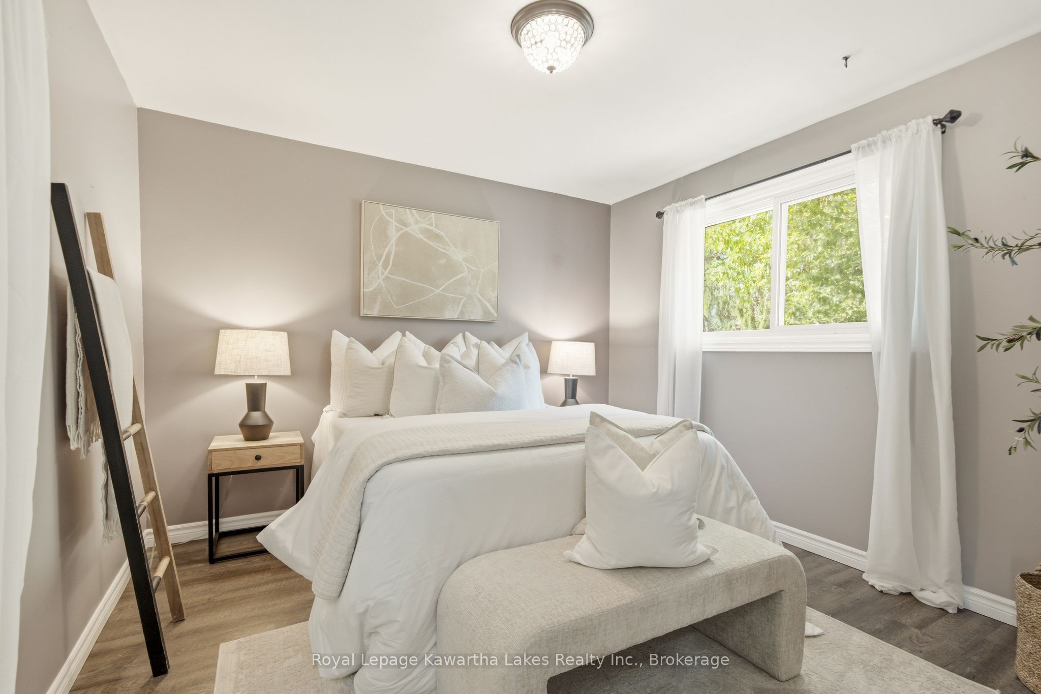 449 William Street N Property Photo 27
