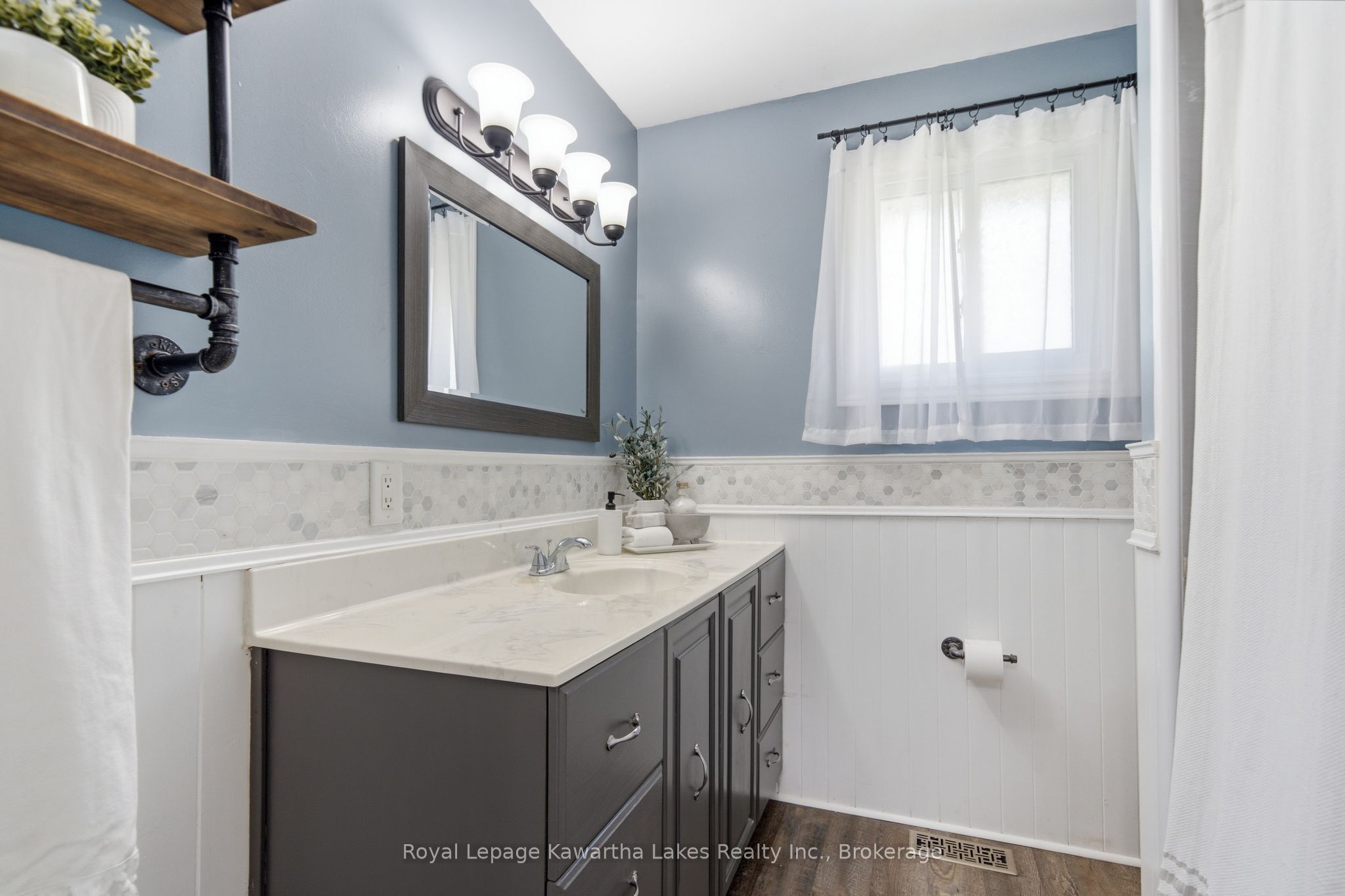 449 William Street N Property Photo 31
