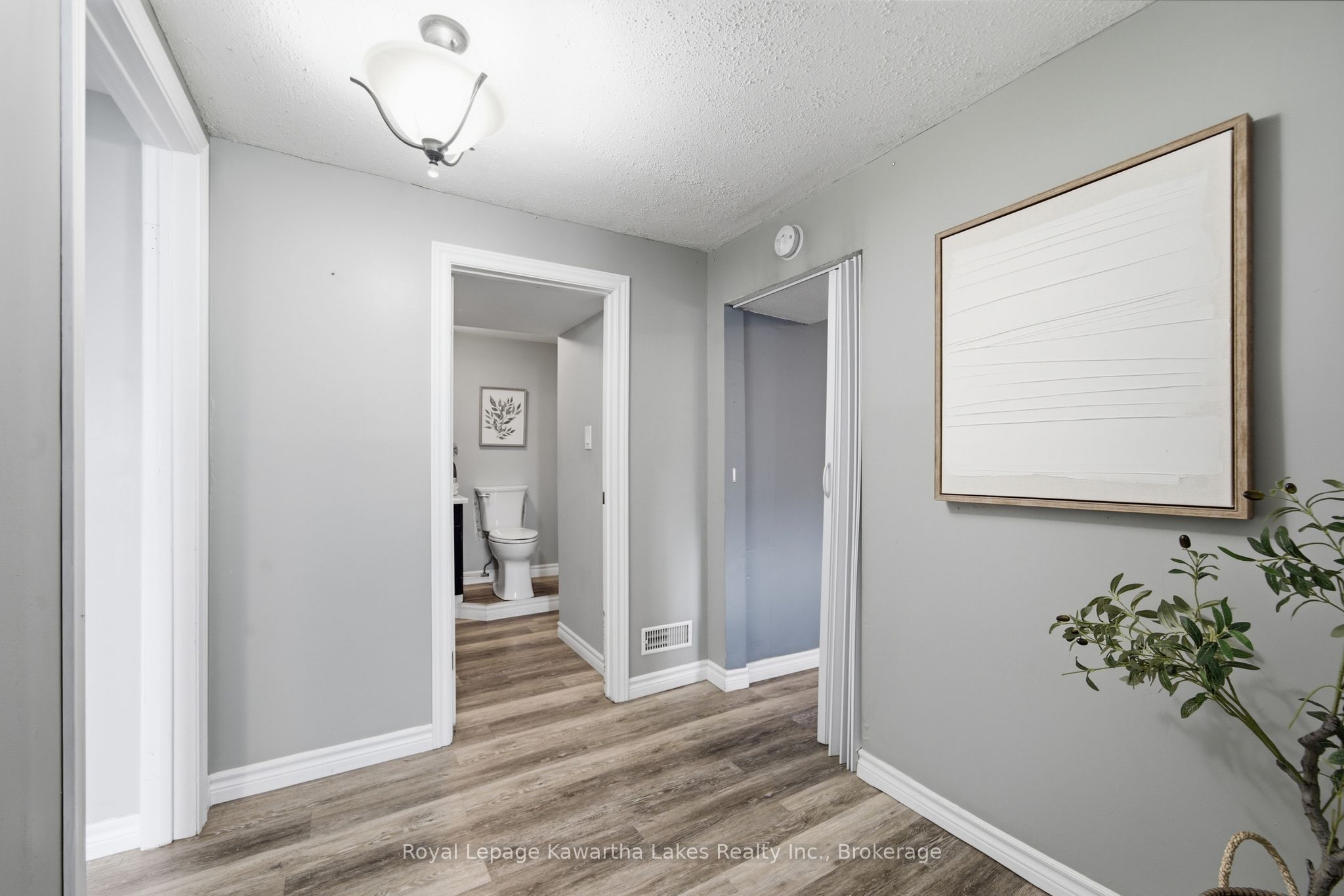 449 William Street N Property Photo 32