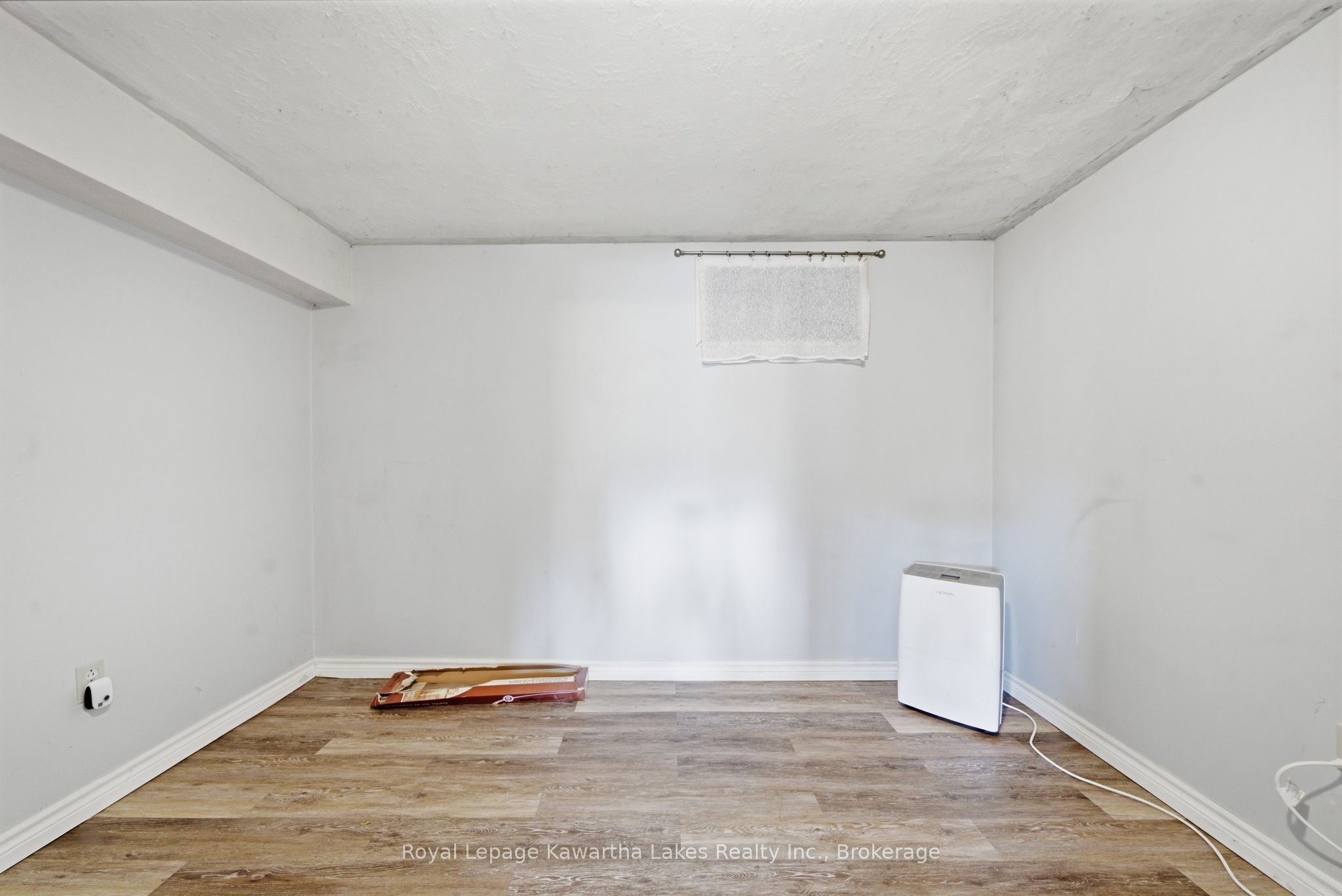 449 William Street N Property Photo 37