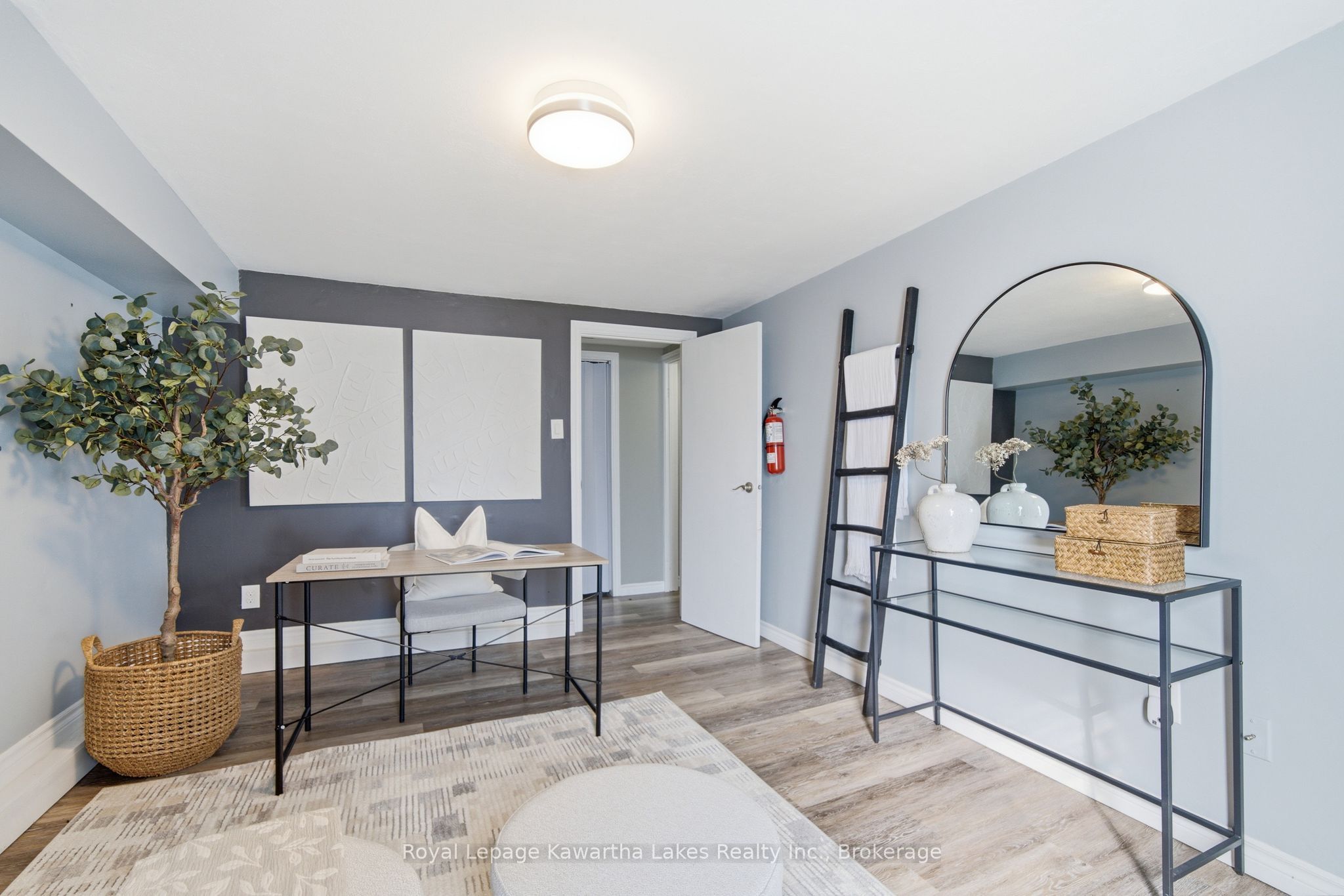 449 William Street N Property Photo 38