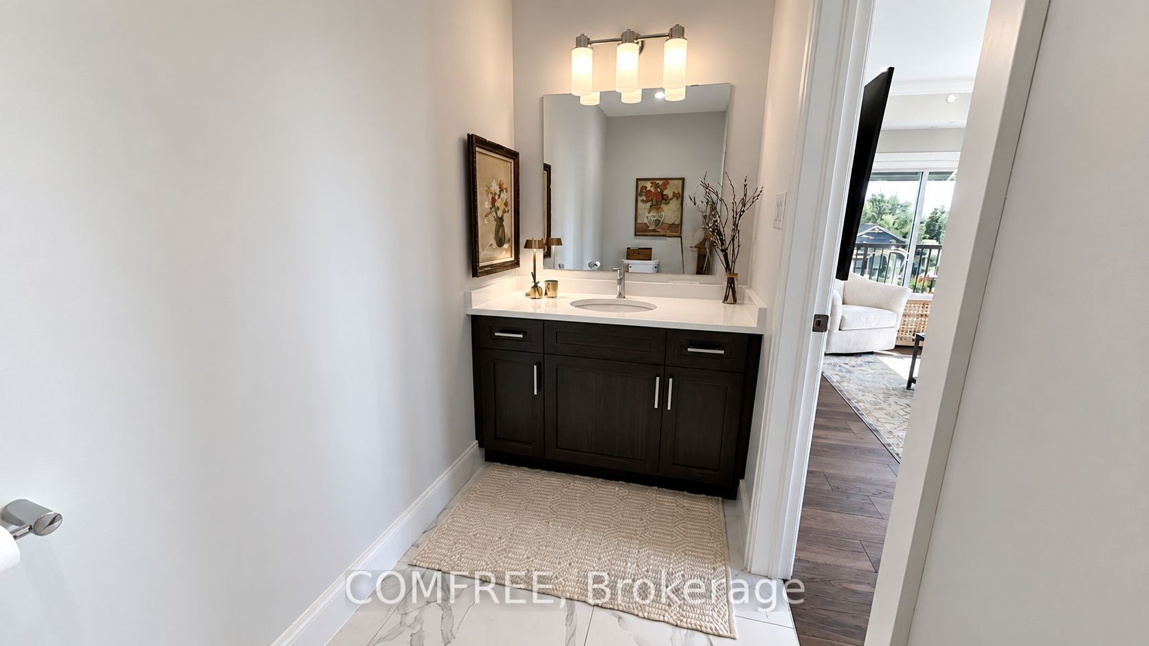 19 Hampton Lane 301 Property Photo 8