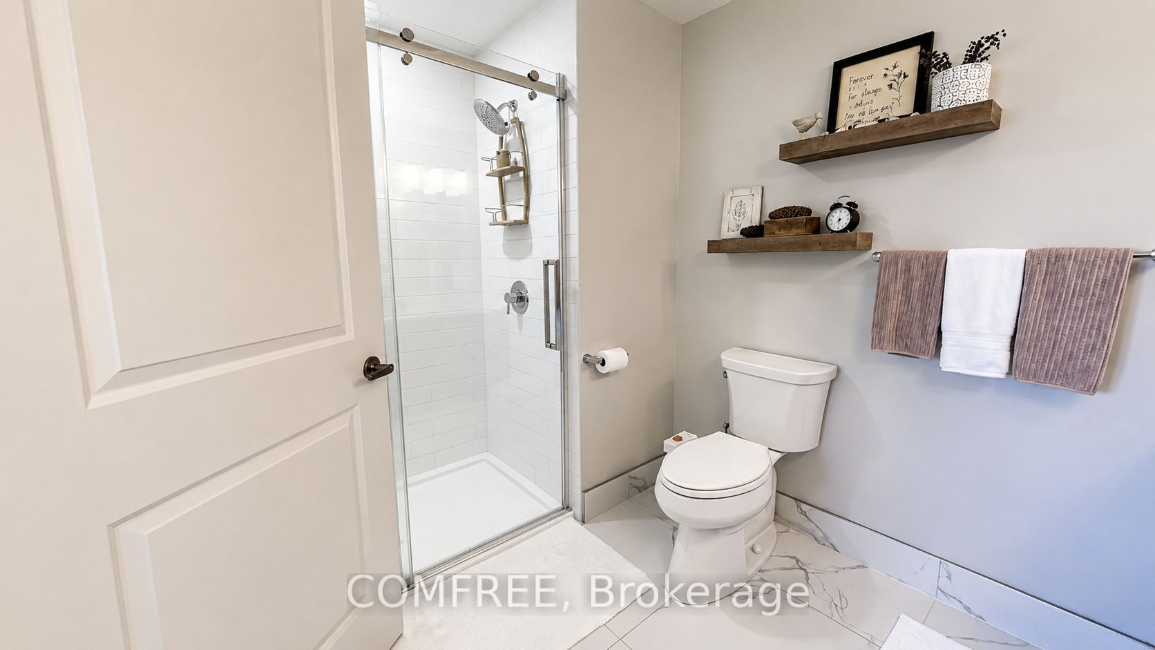 19 Hampton Lane 301 Property Photo 13