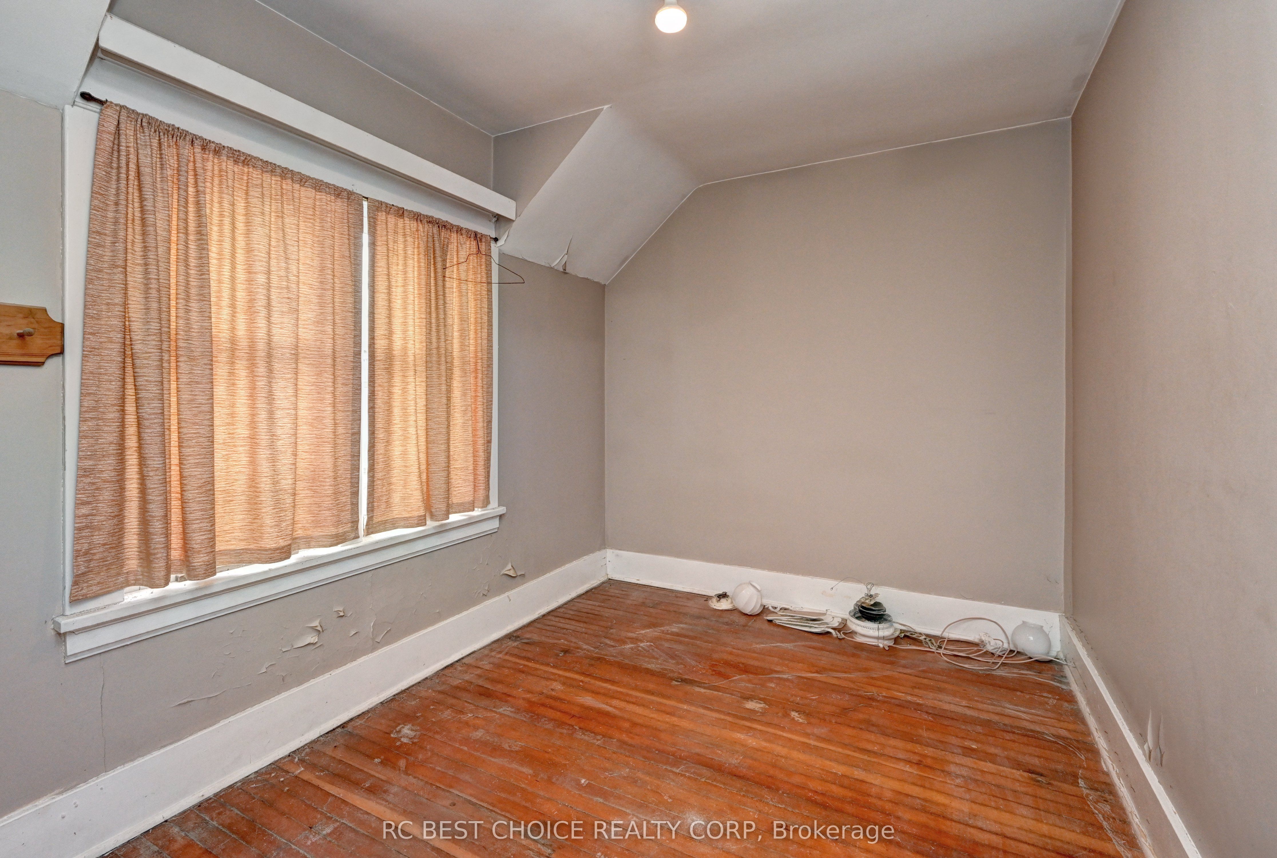 263-265 Mill Street Property Photo 34
