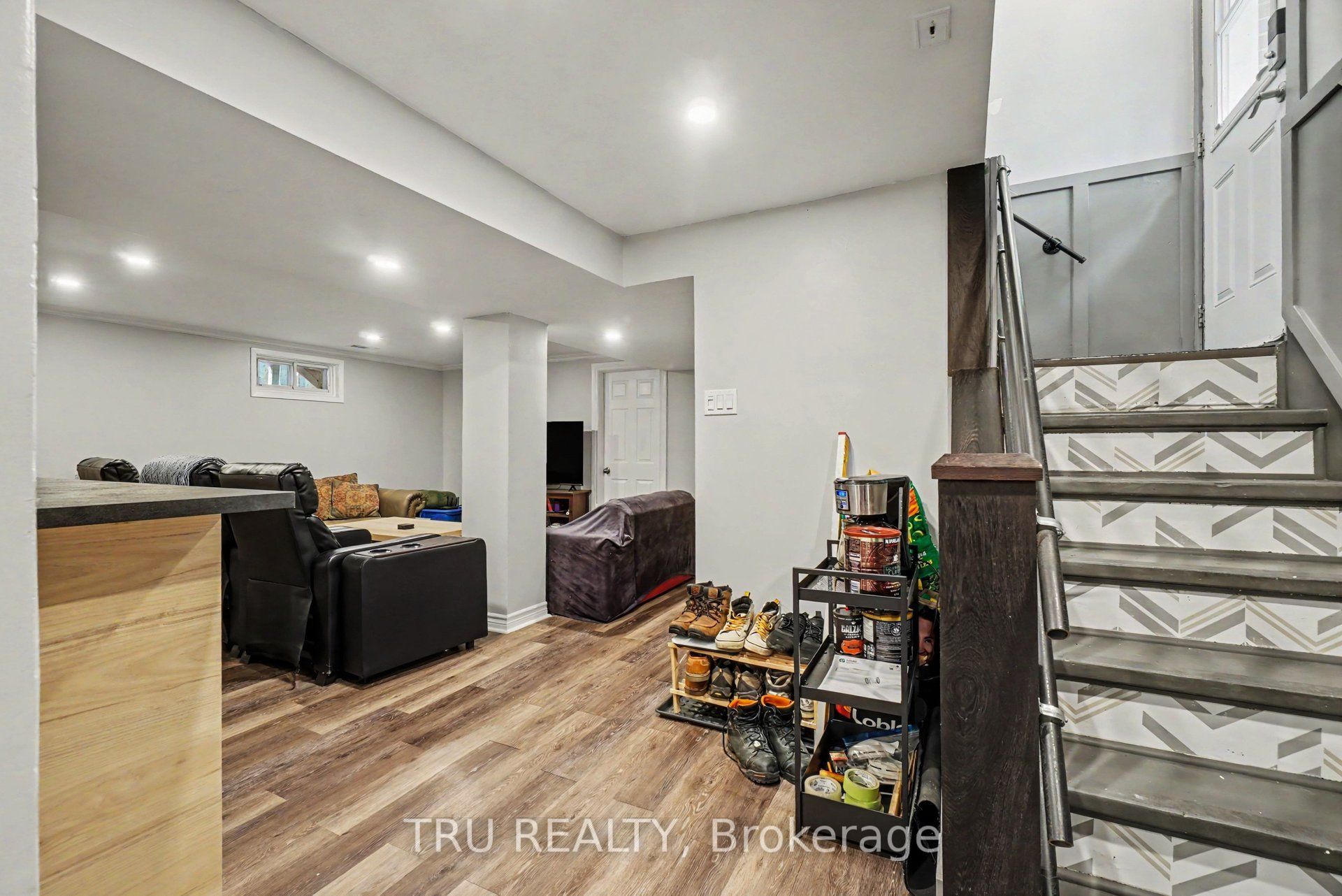 1275 Woodside Drive Property Photo 16