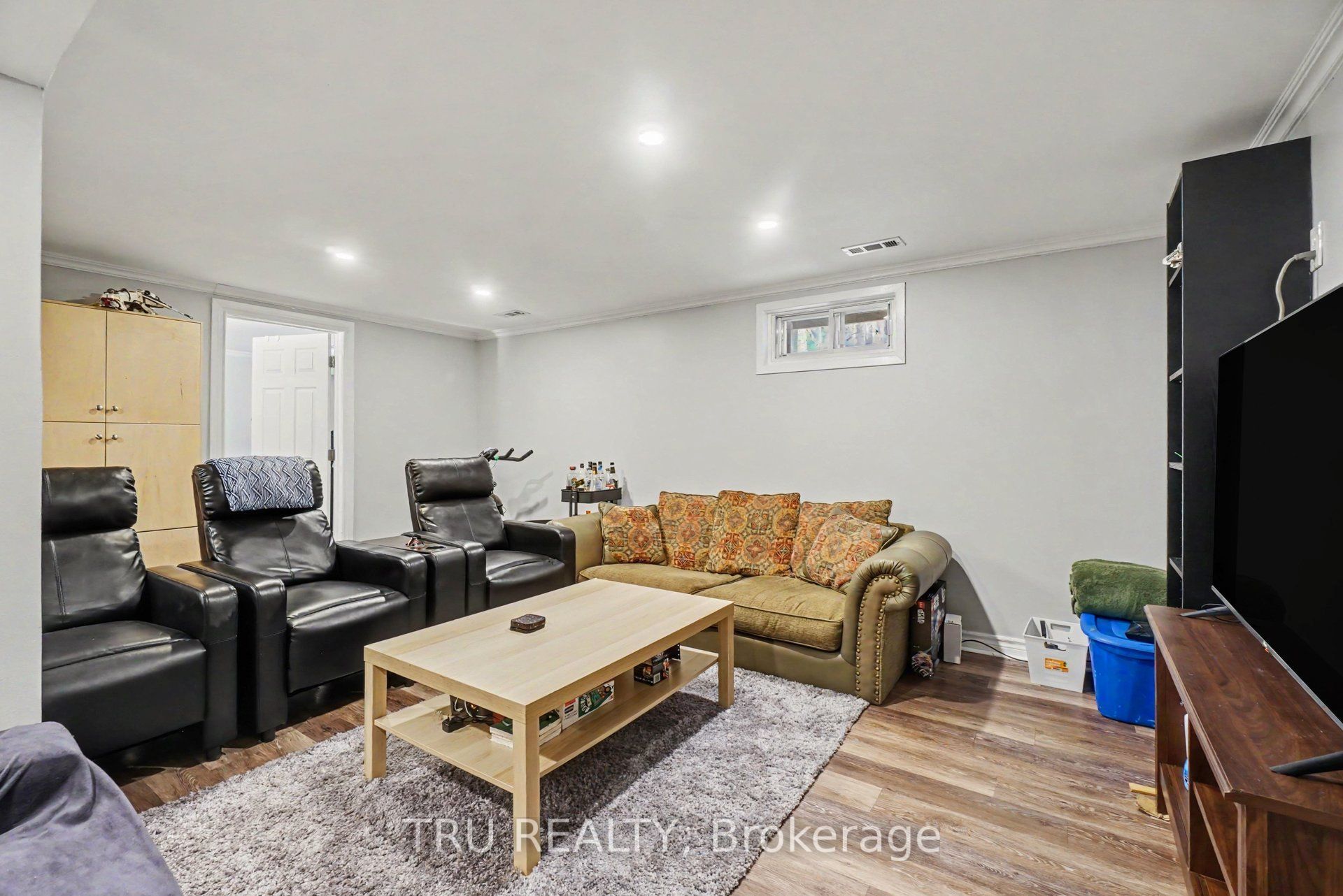 1275 Woodside Drive Property Photo 18