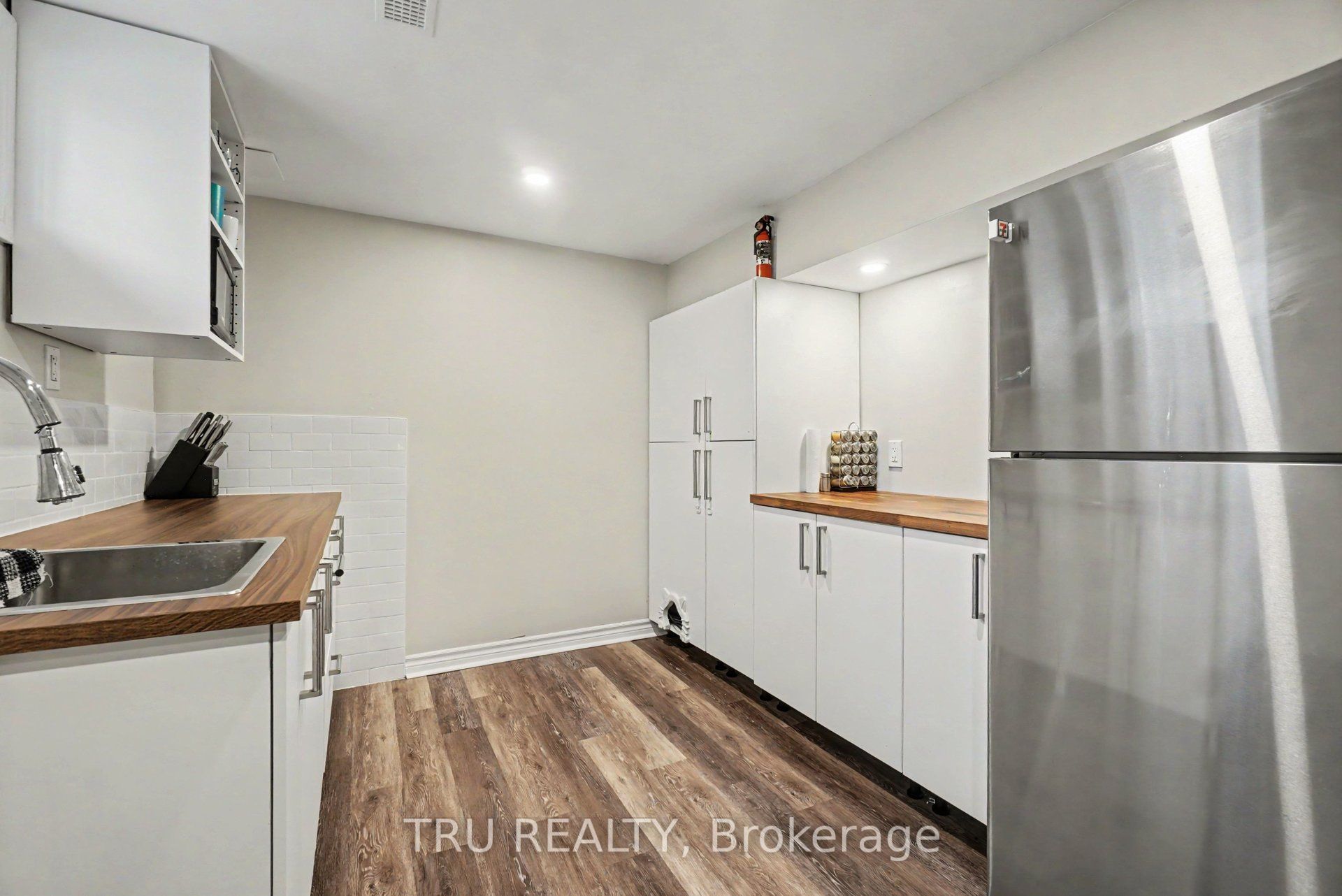 1275 Woodside Drive Property Photo 19