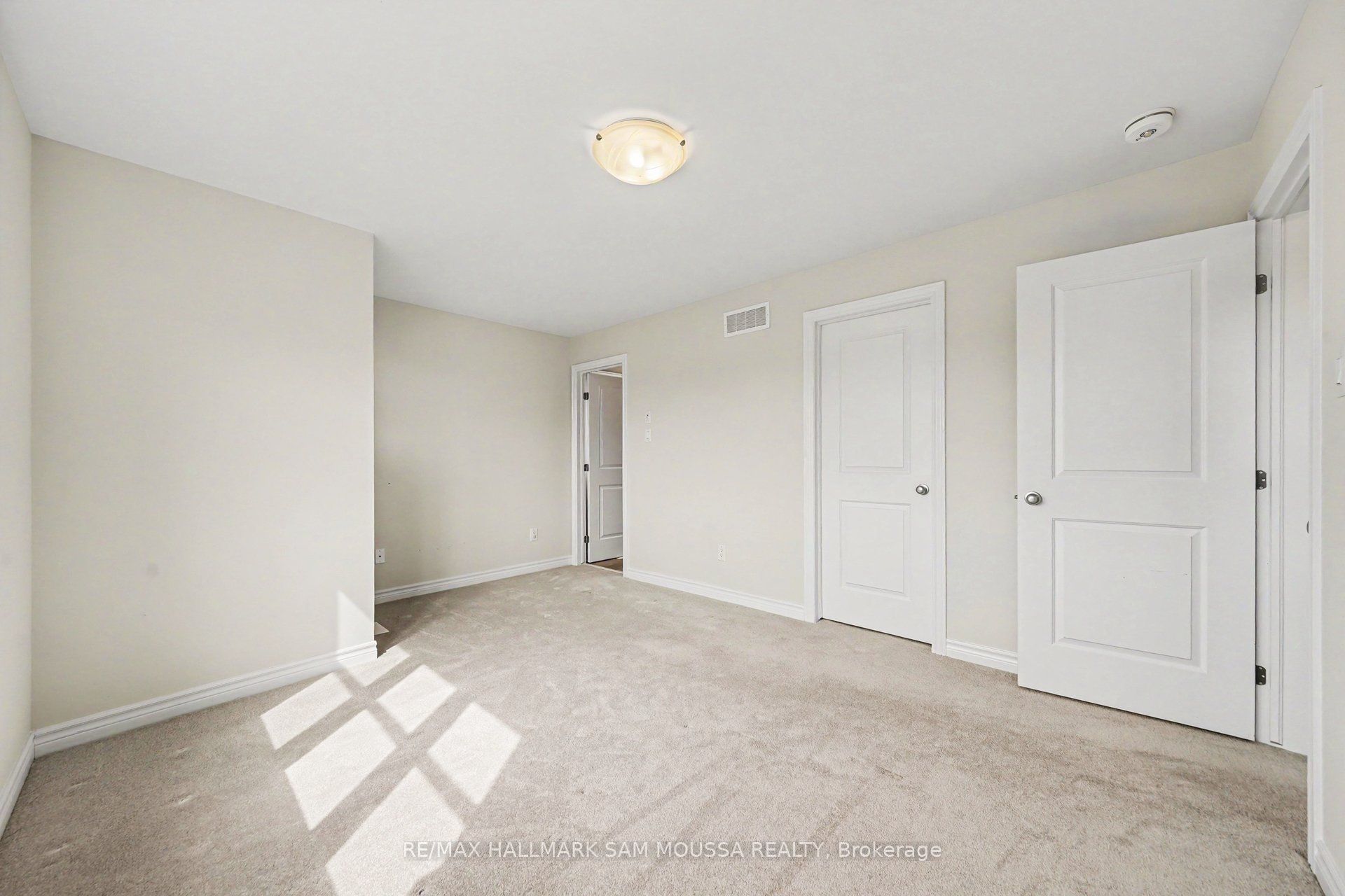 490 Central Park Boulevard Property Photo 32