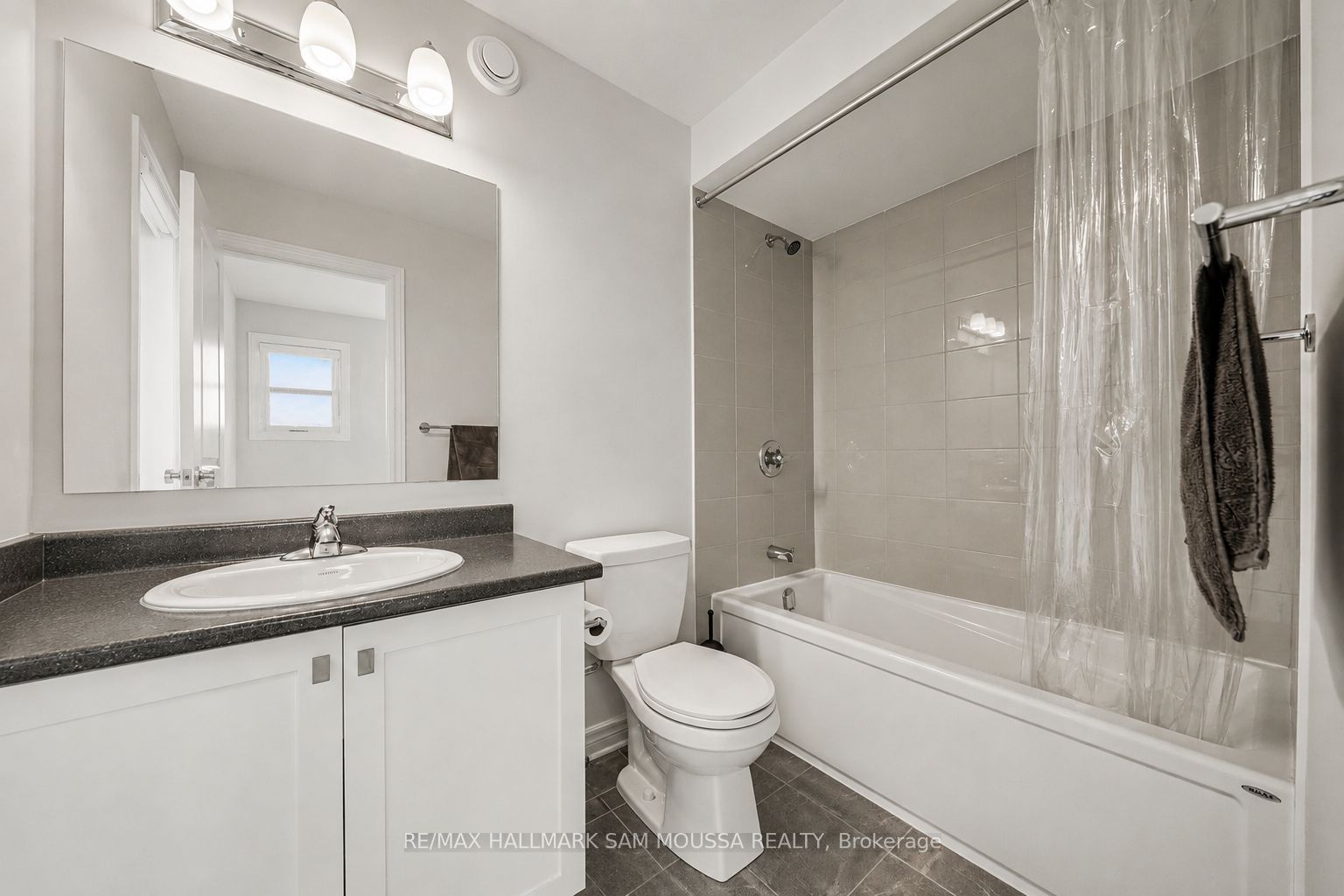 490 Central Park Boulevard Property Photo 39