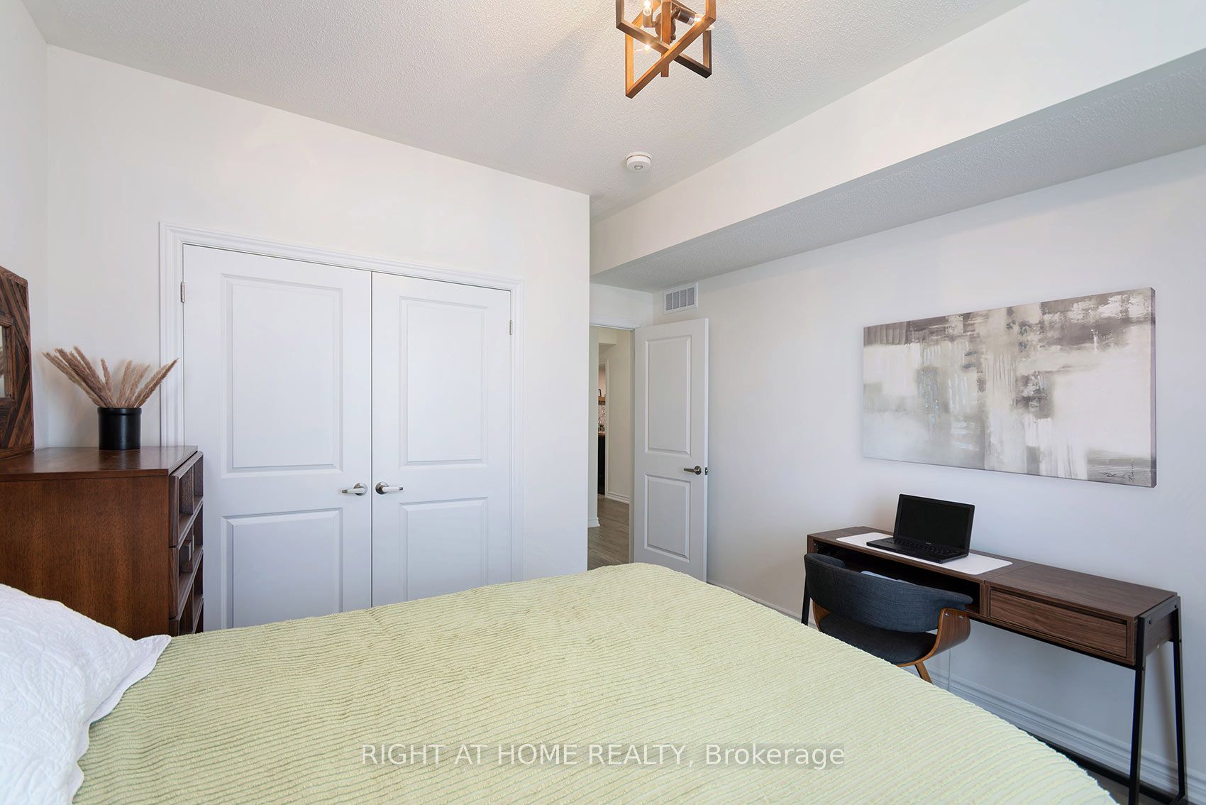 19 Hillcroft Way Property Photo 24
