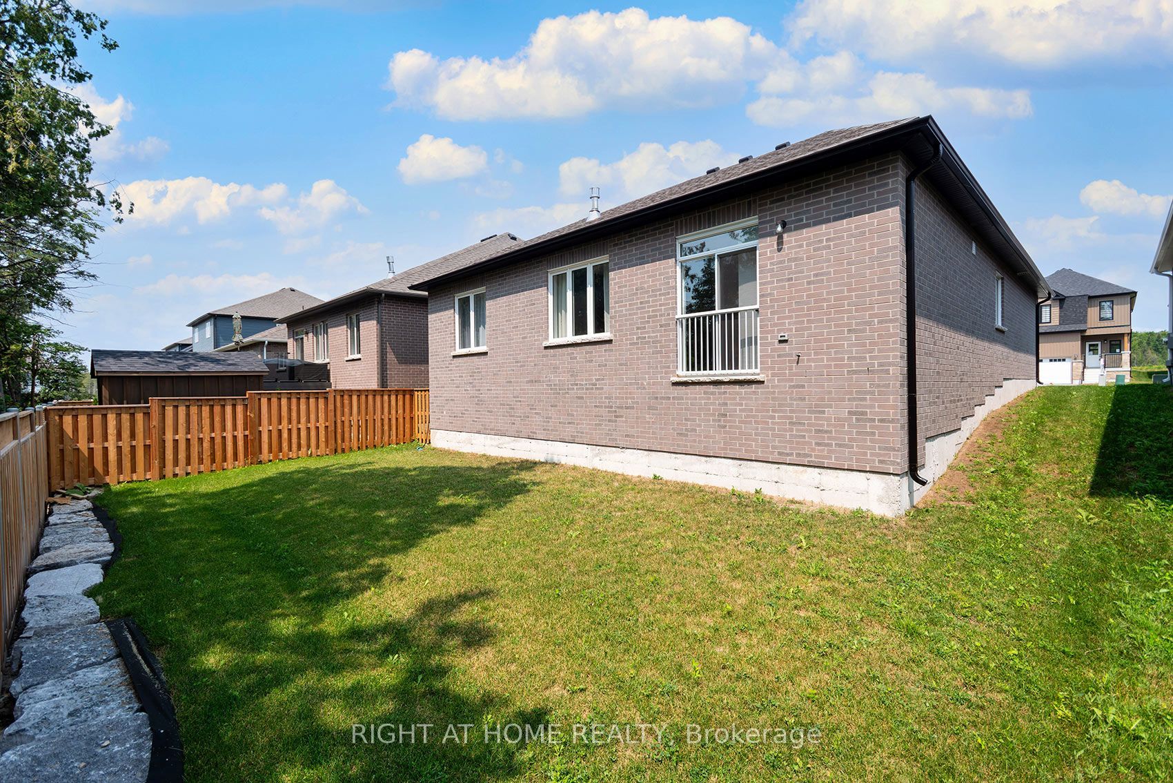 19 Hillcroft Way Property Photo 29