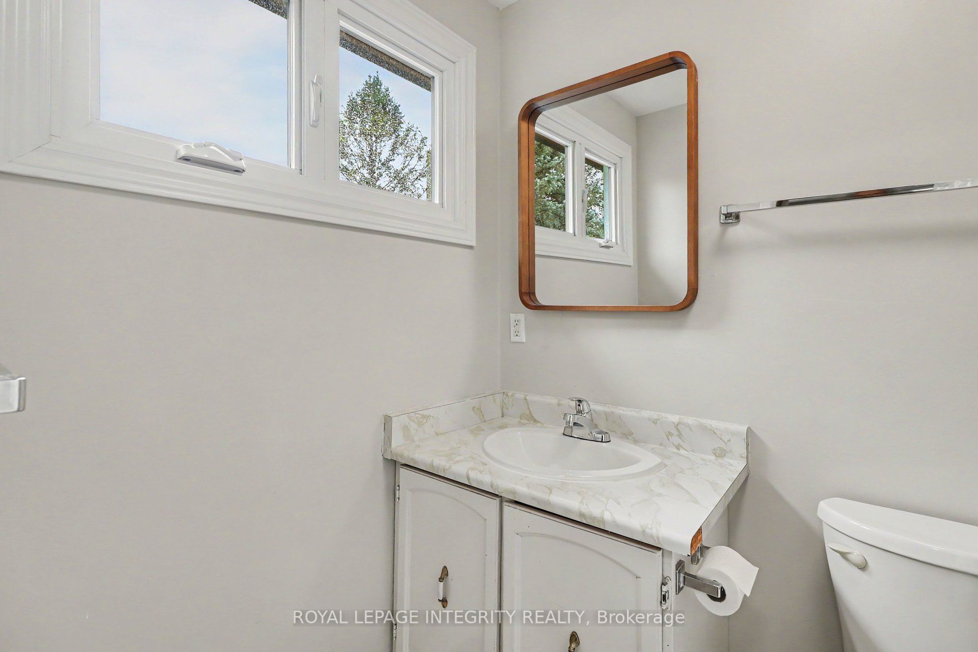1291 Lampman Crescent Property Photo 18