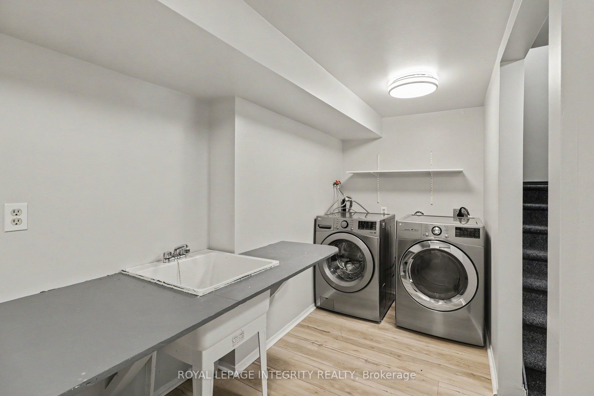 1291 Lampman Crescent Property Photo 25