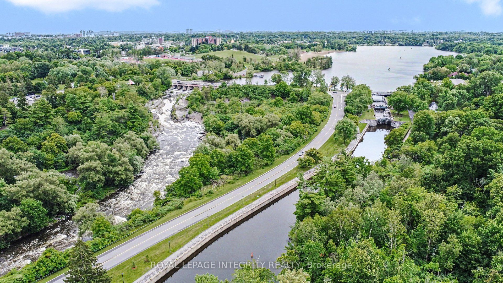 1291 Lampman Crescent Property Photo 34
