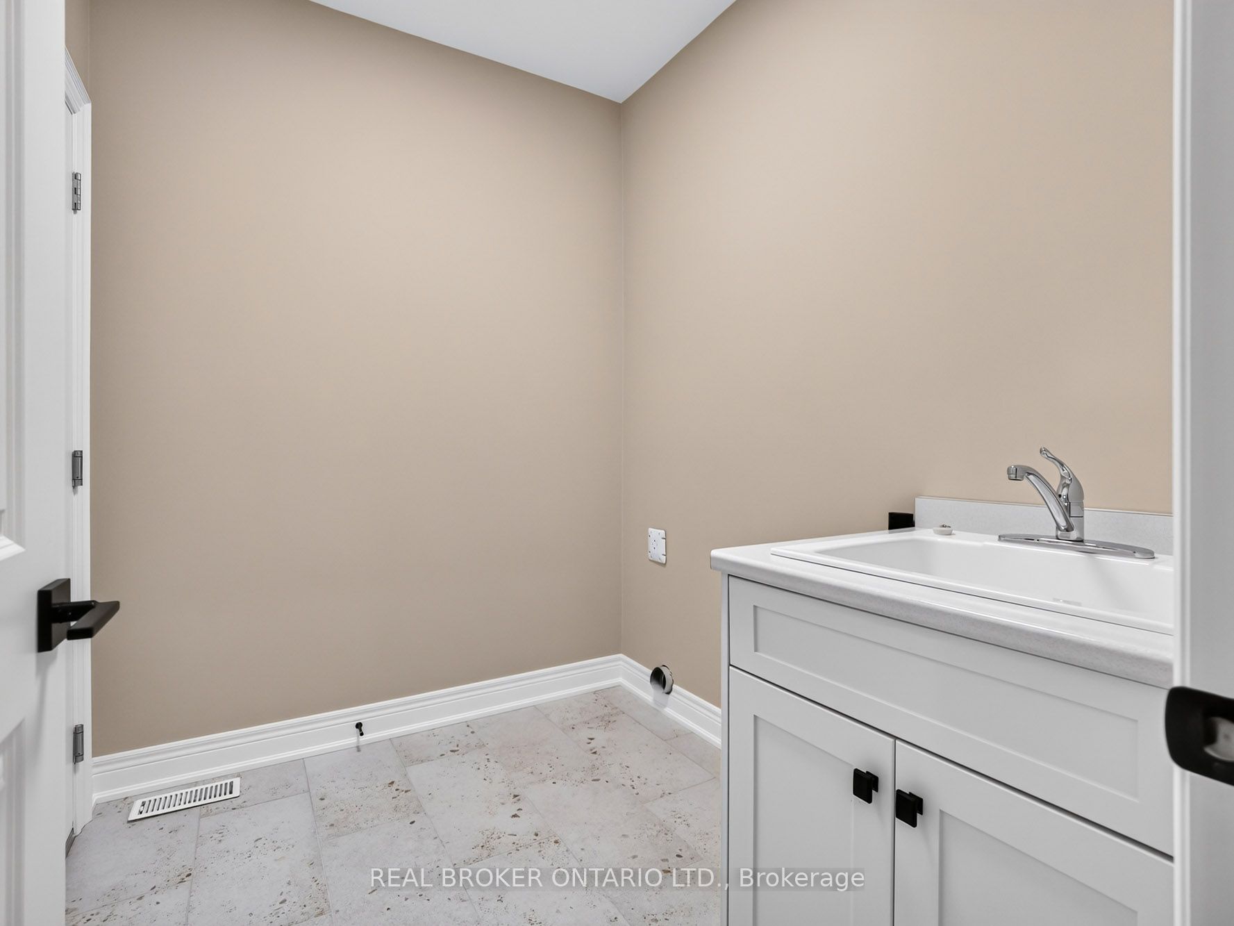 20 Austin Drive Property Photo 24