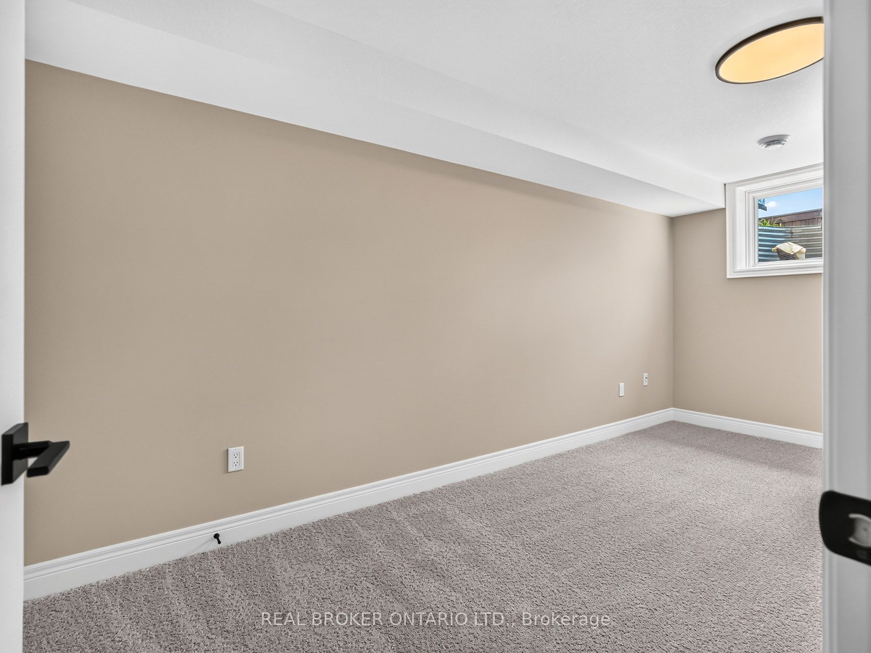 20 Austin Drive Property Photo 28