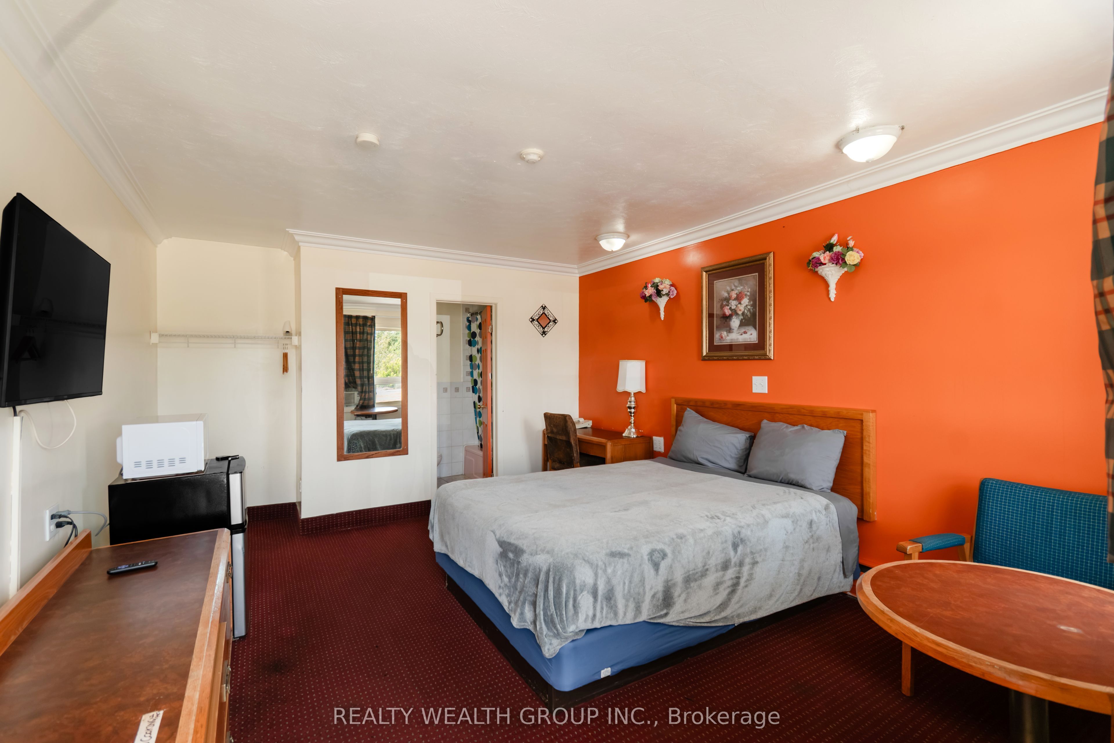 175 Front Street Property Photo 7