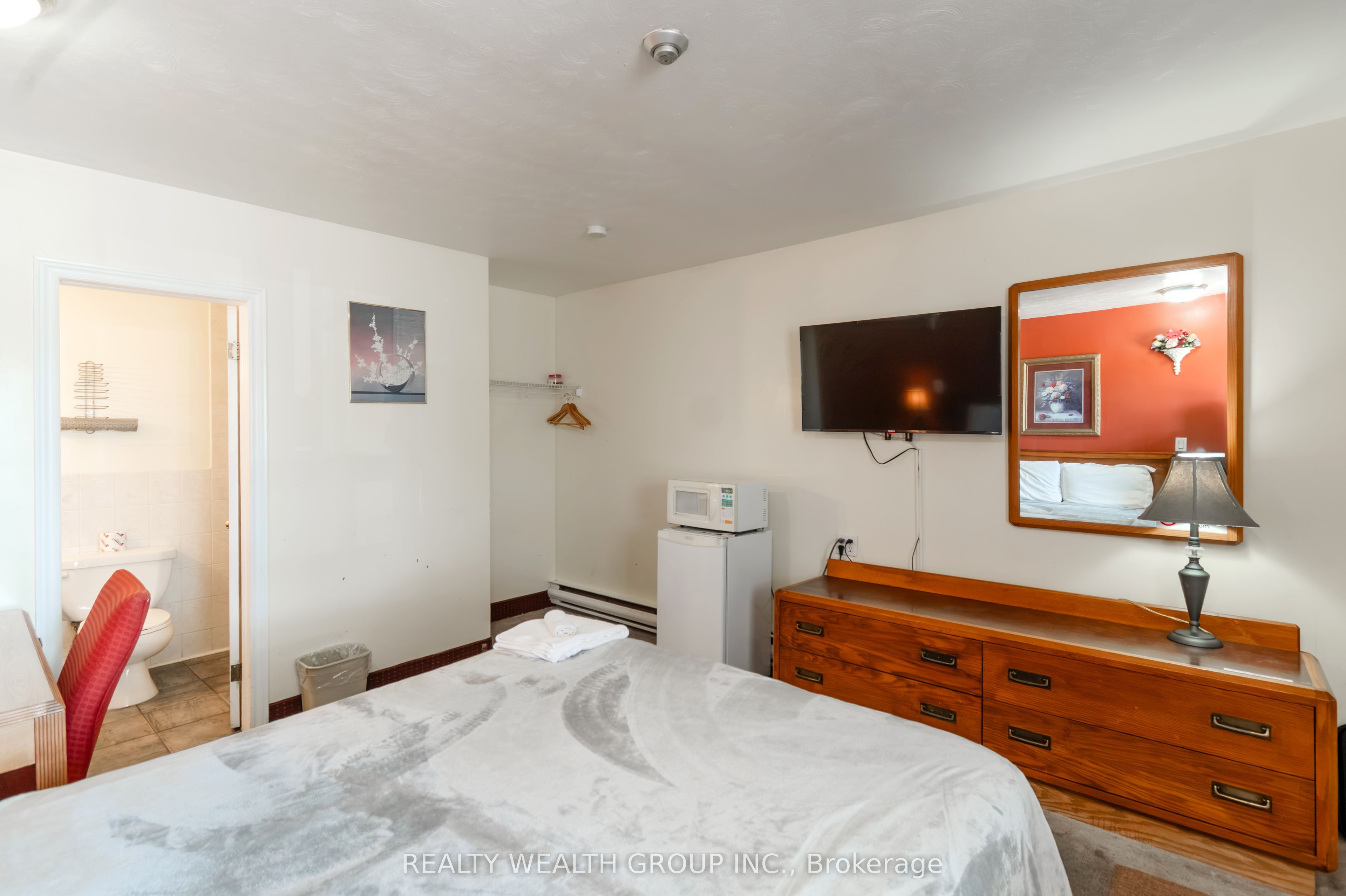 175 Front Street Property Photo 9