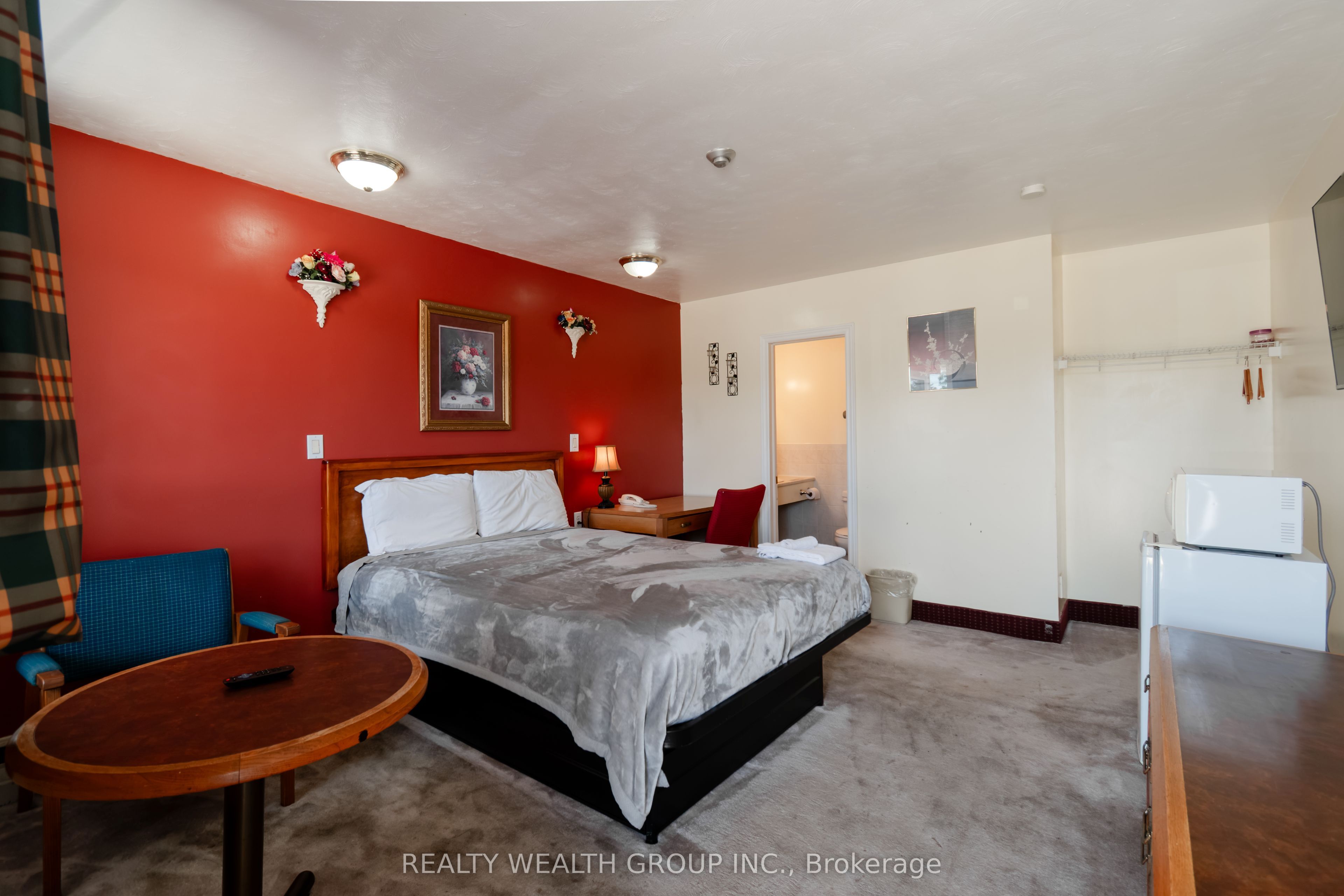 175 Front Street Property Photo 11