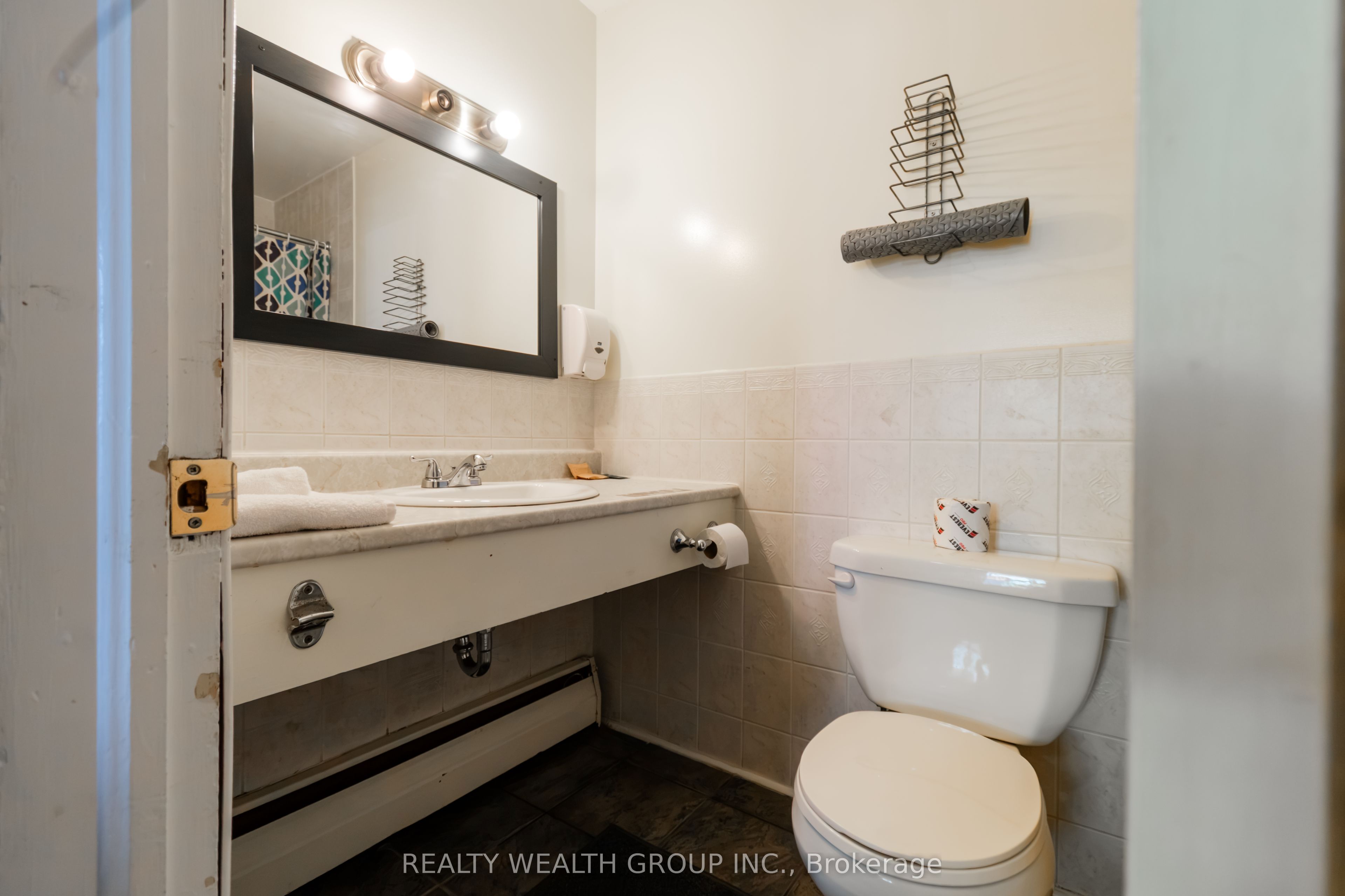 175 Front Street Property Photo 16