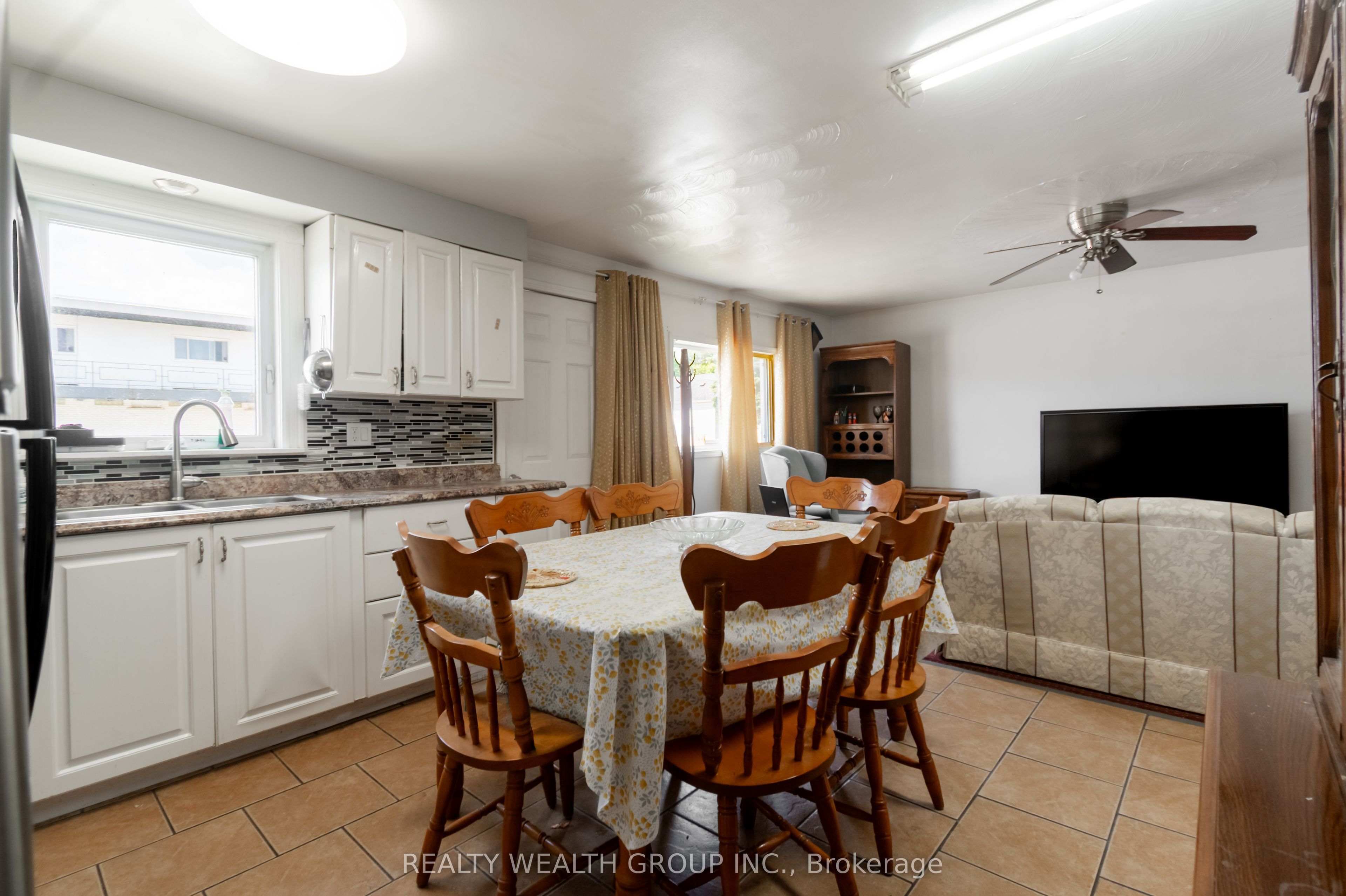 175 Front Street Property Photo 27
