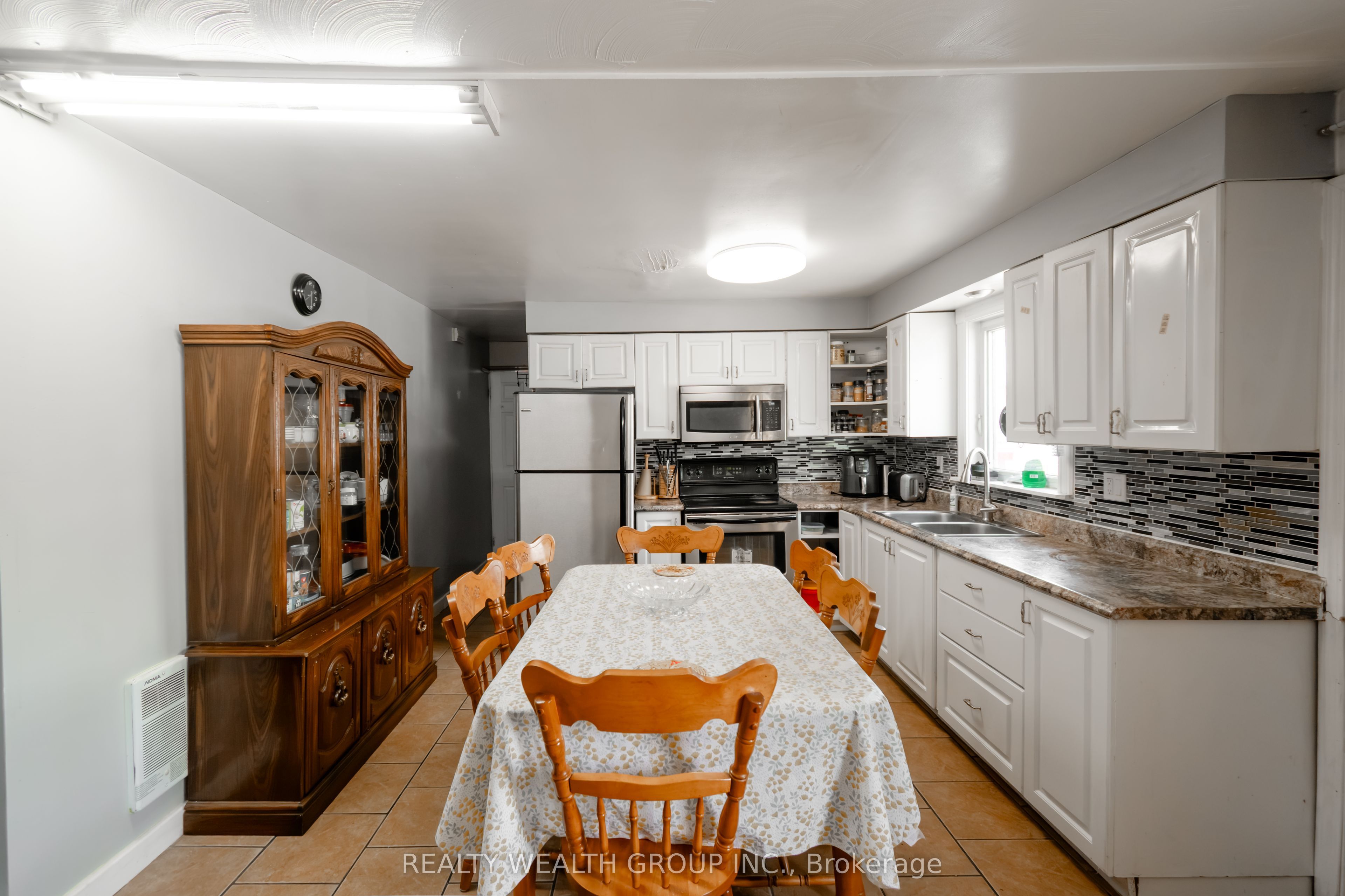 175 Front Street Property Photo 28