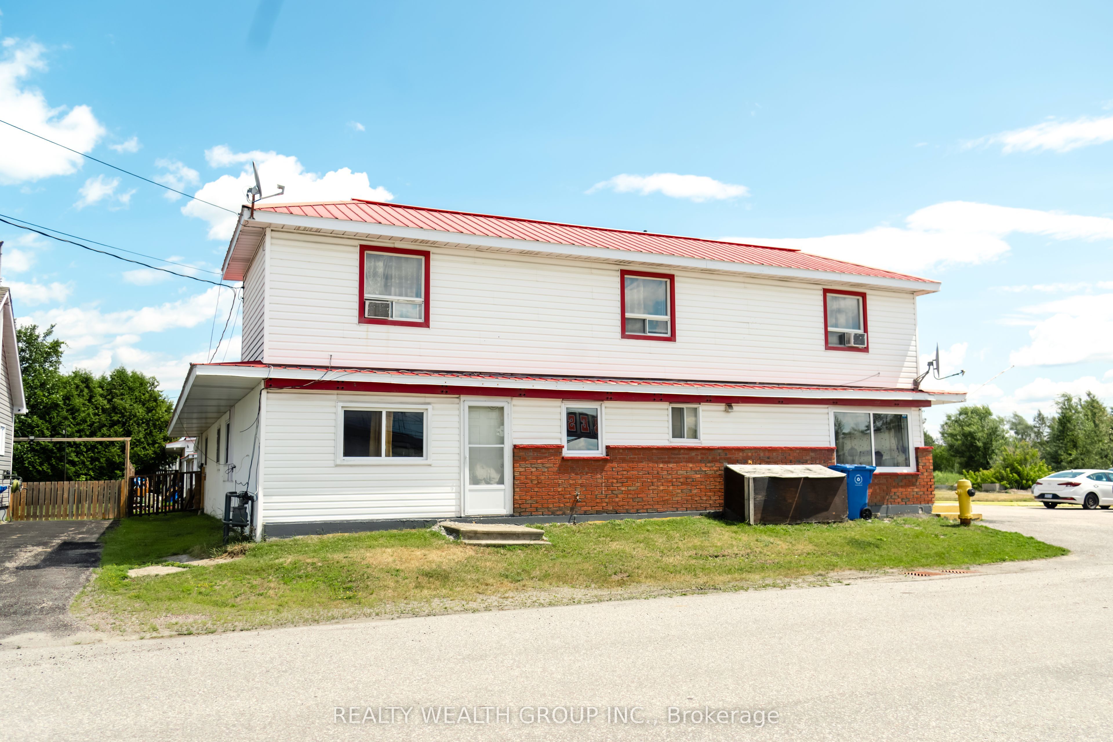 175 Front Street Property Photo 44