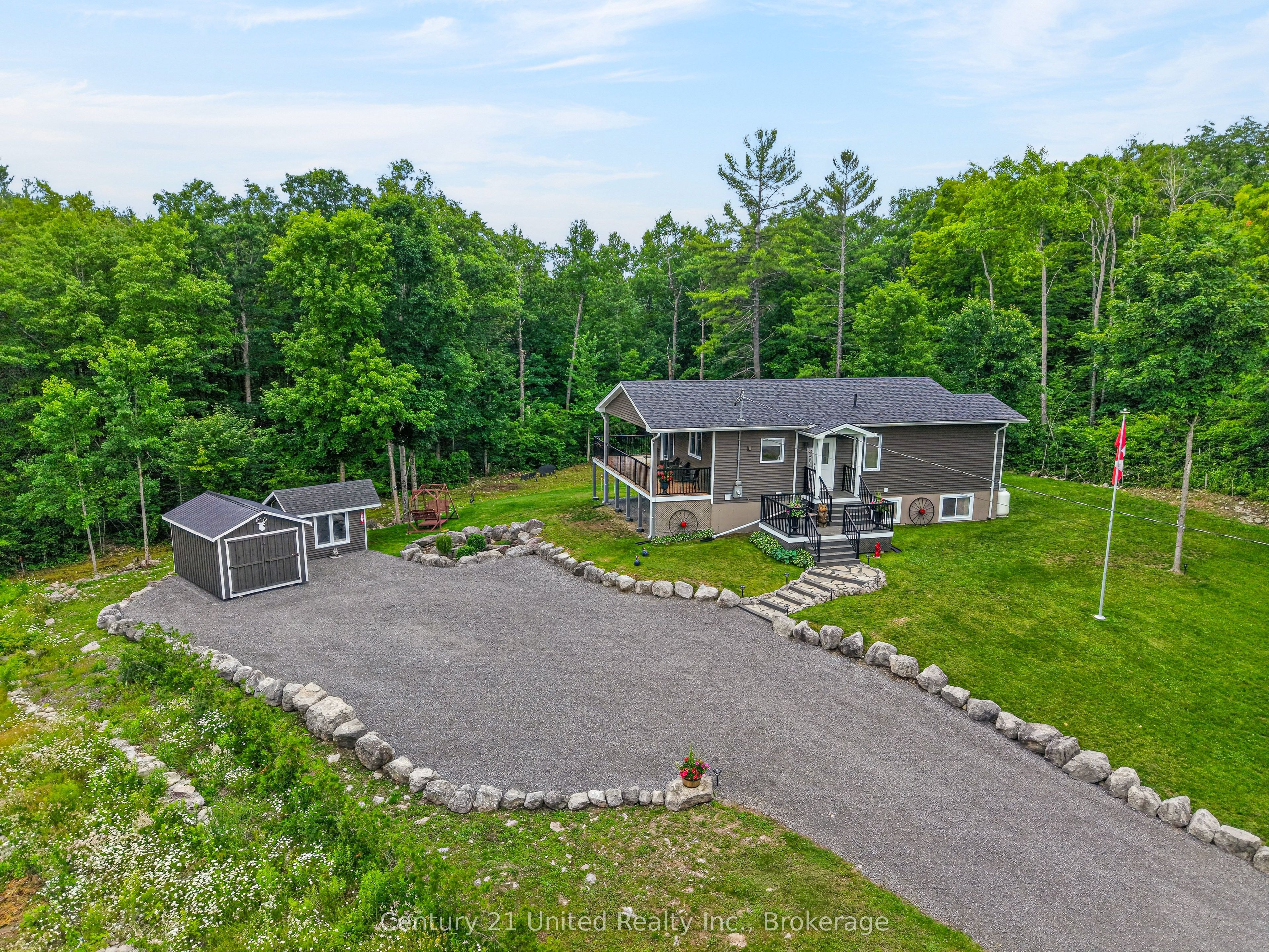 2995 12th Line E Property Photo 1