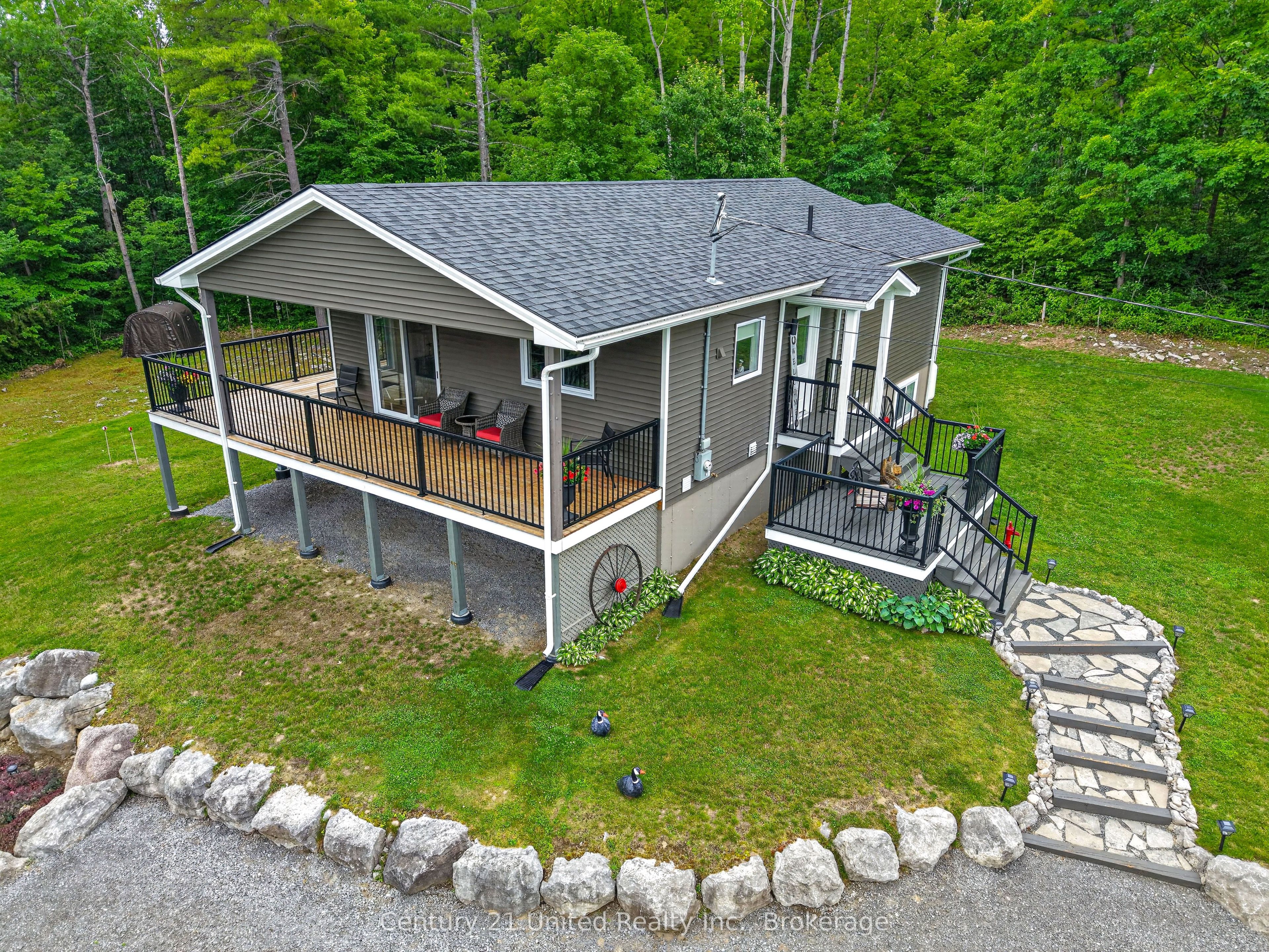 2995 12th Line E Property Photo 2