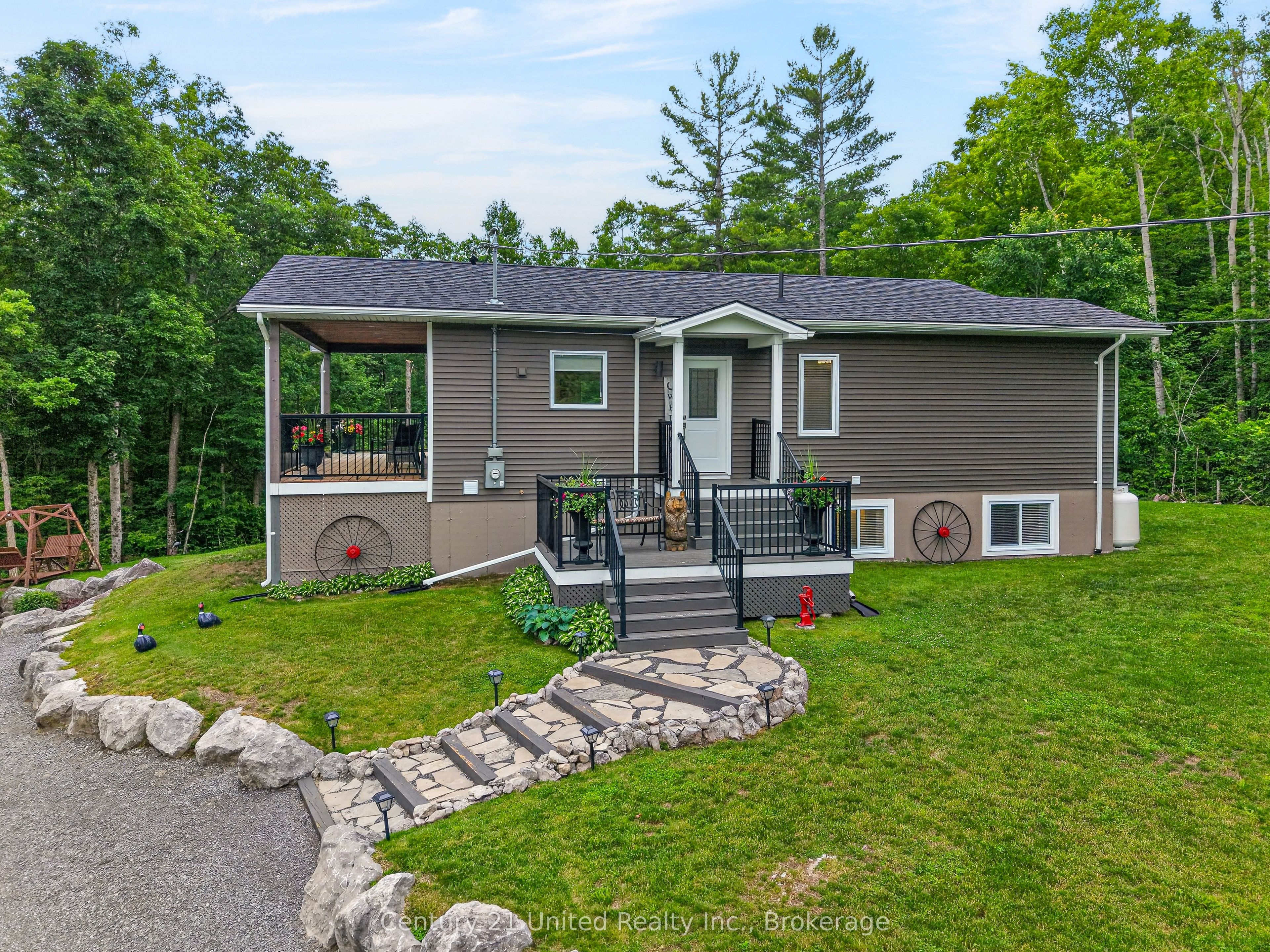 2995 12th Line E Property Photo 3