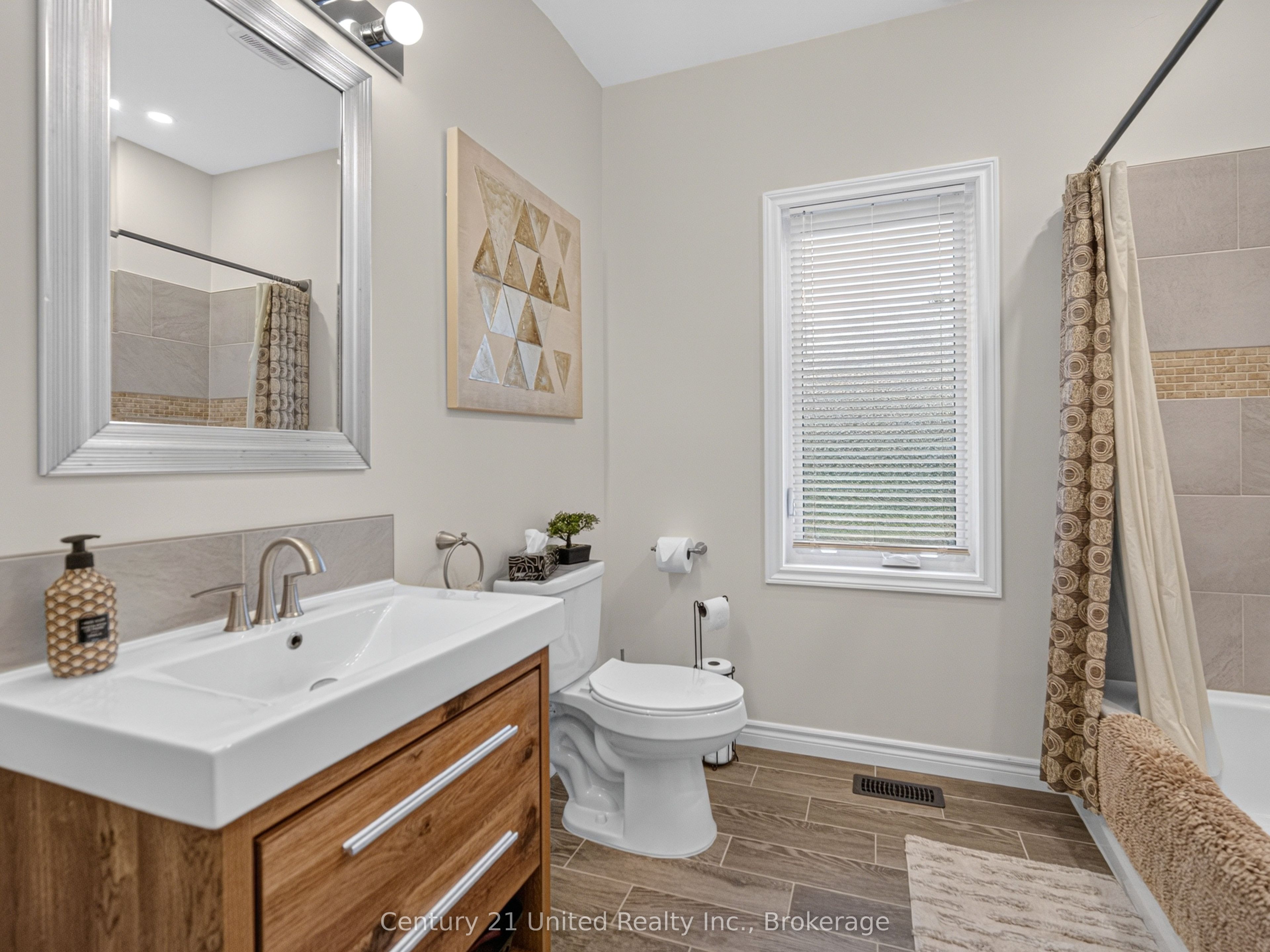 2995 12th Line E Property Photo 21
