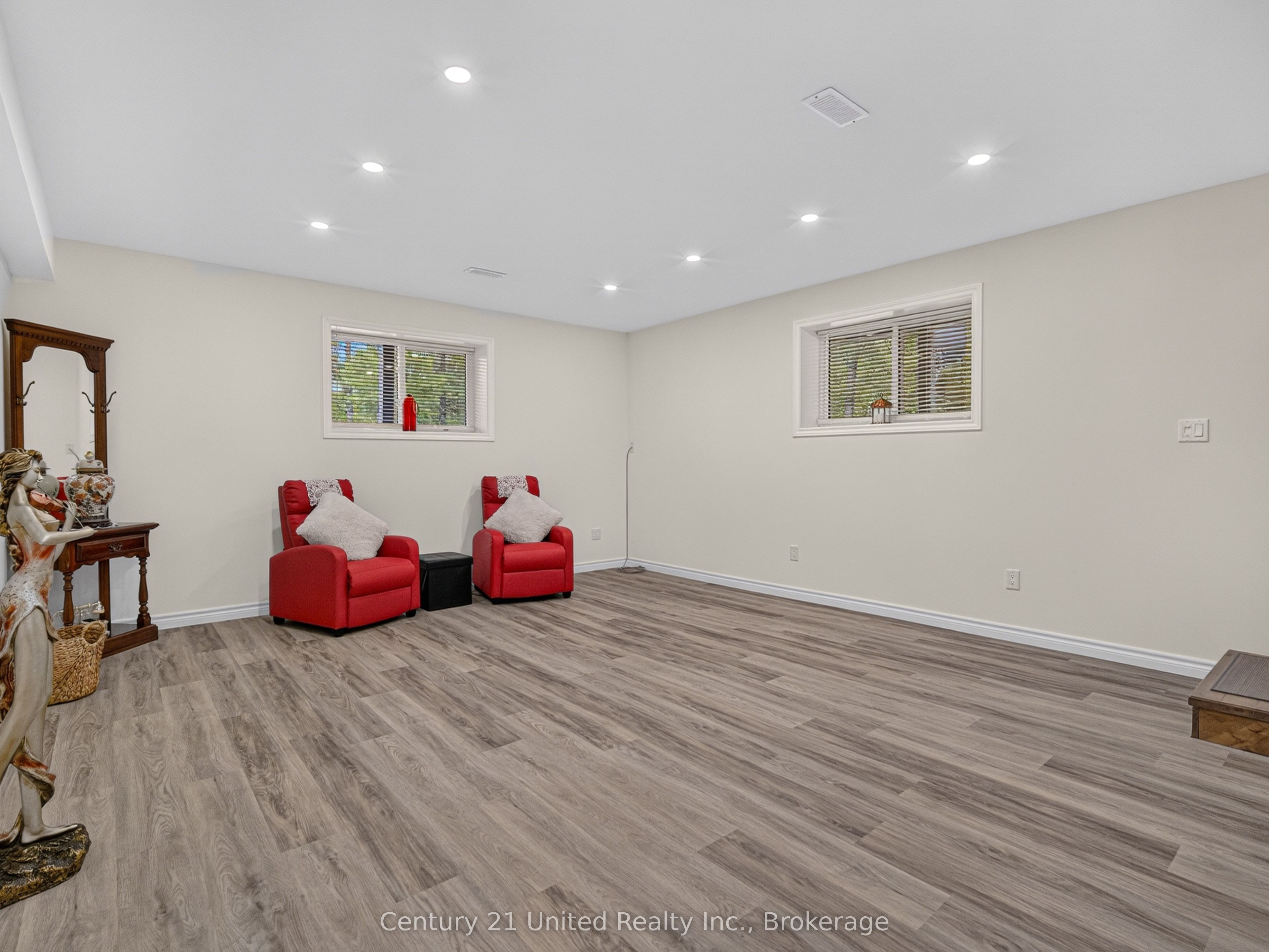 2995 12th Line E Property Photo 23
